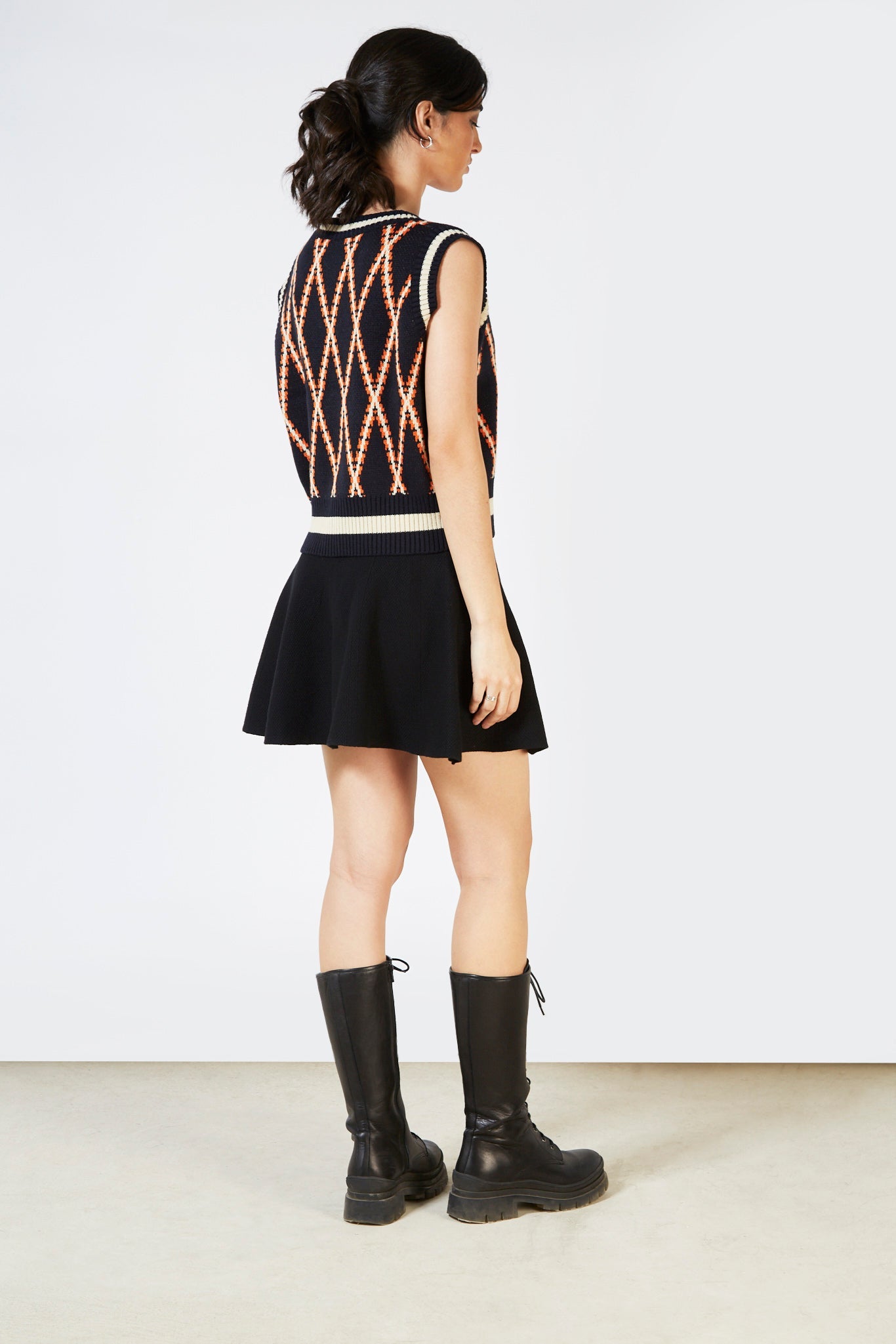 Navy contrast diamond striped sweater vest_8