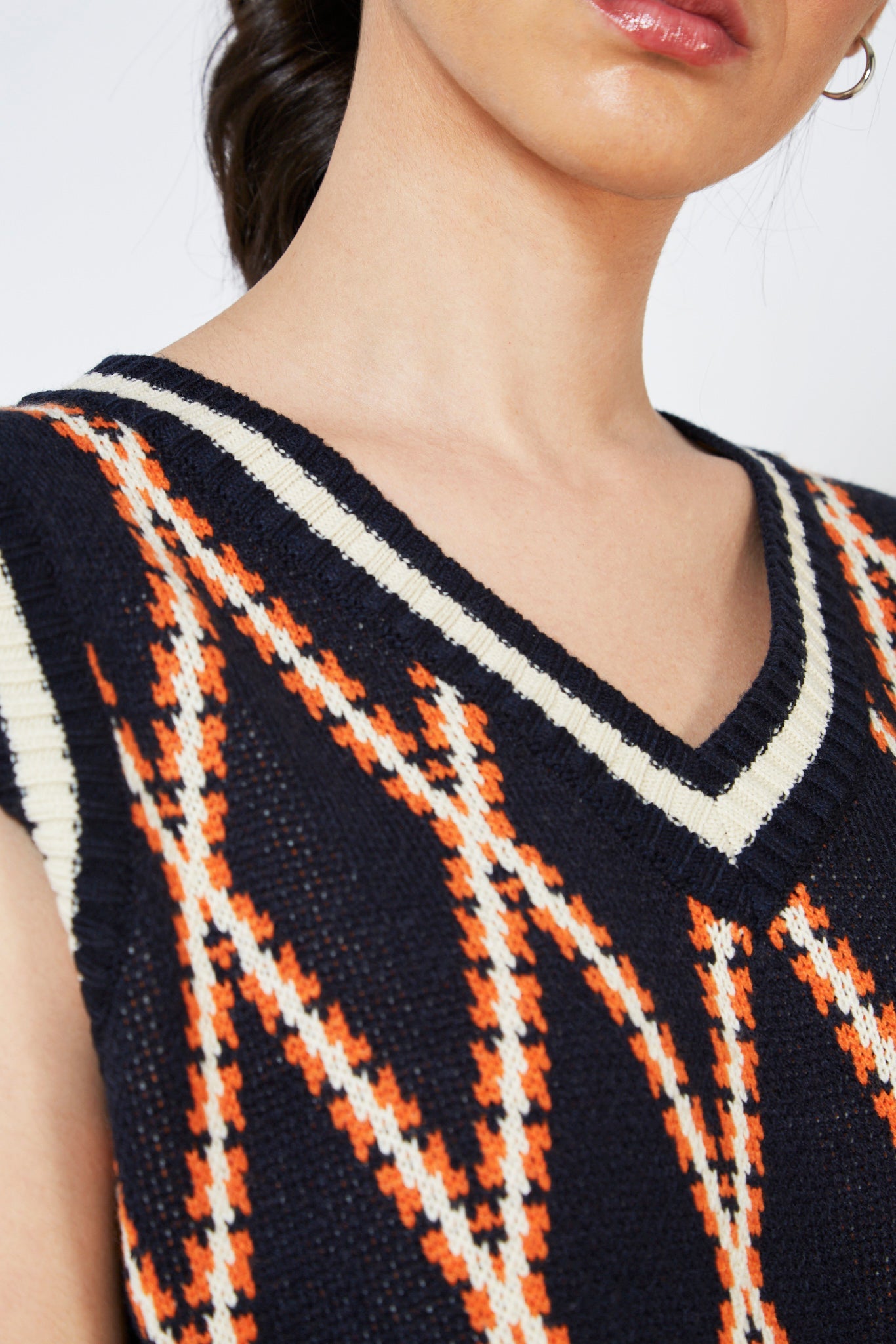 Navy contrast diamond striped sweater vest_6