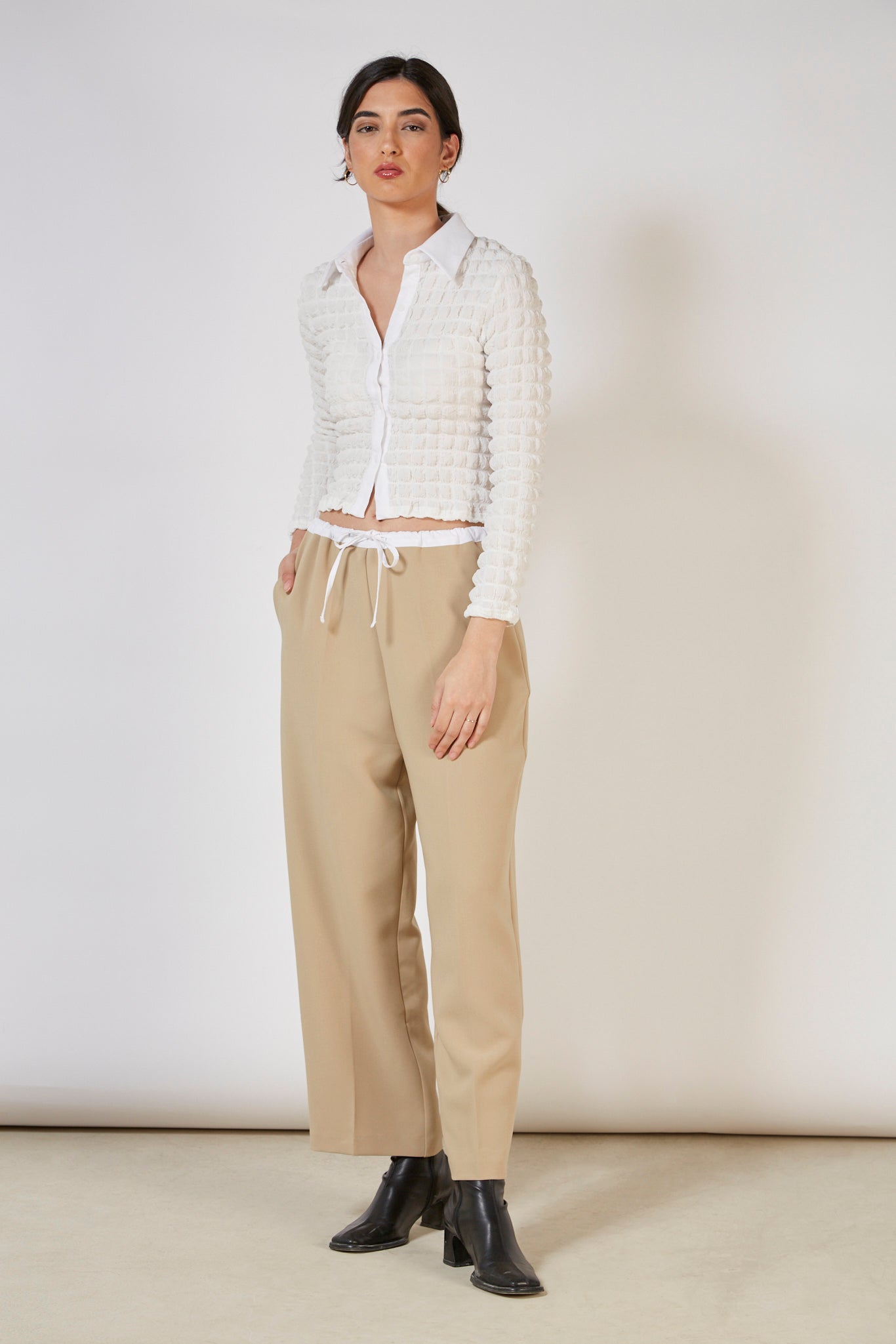 White textured puff shirt_10