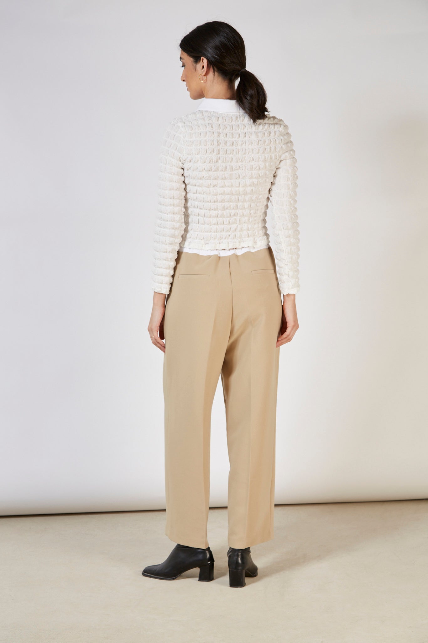 White textured puff shirt_11