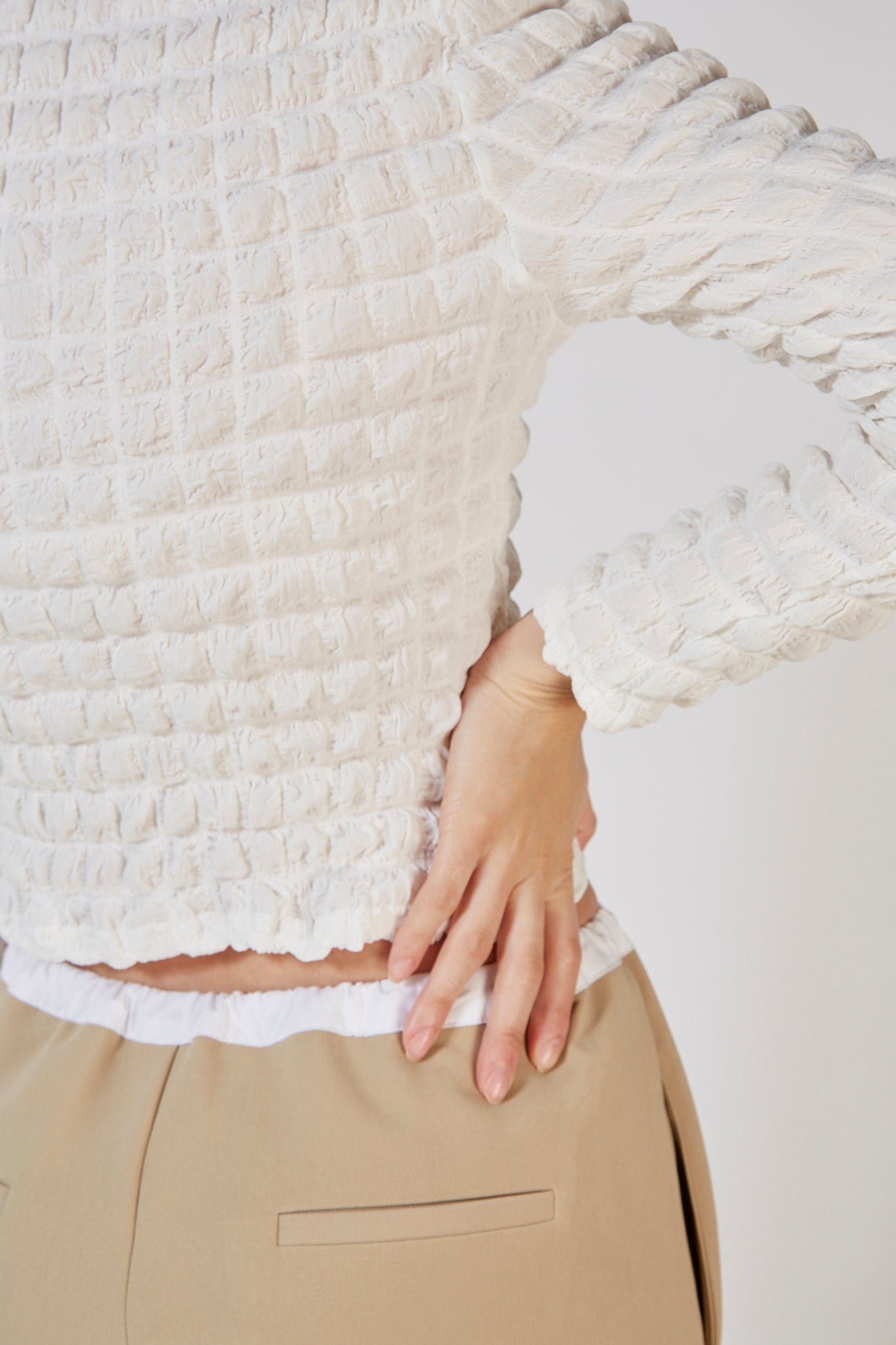 White textured puff shirt_6