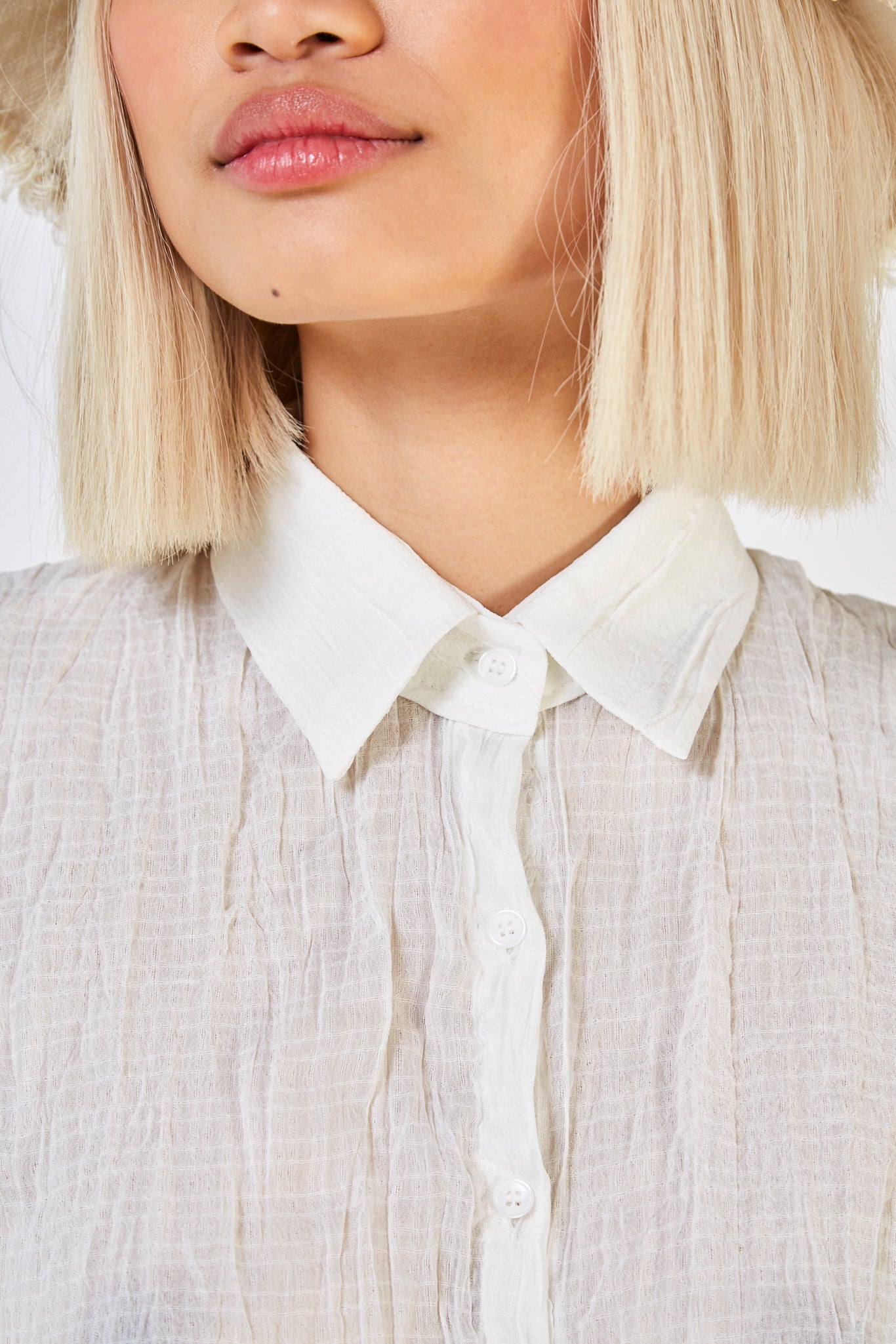 Ivory wrinkle short sleeved button up blouse_6