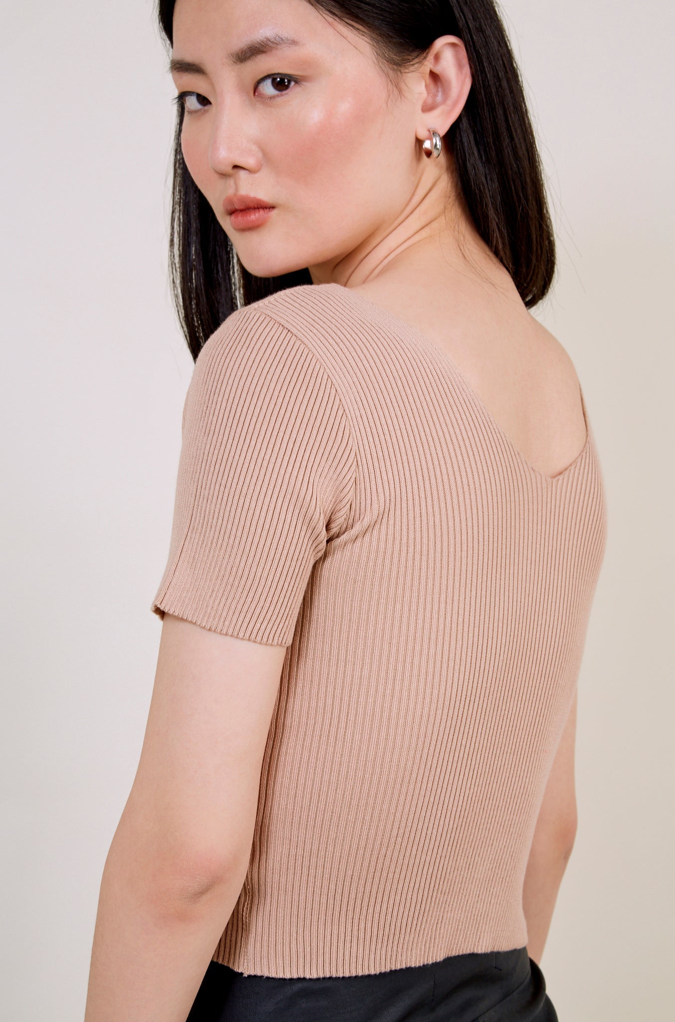 Beige V neck knit tee_2