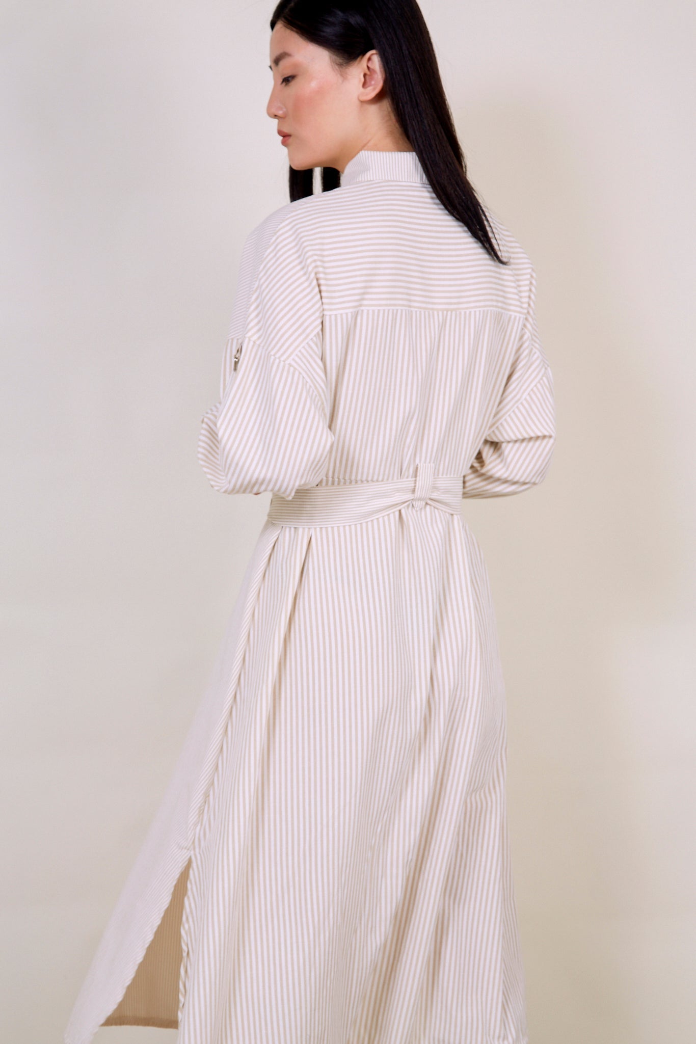 Beige and white contrast thin striped tie waist dress_3