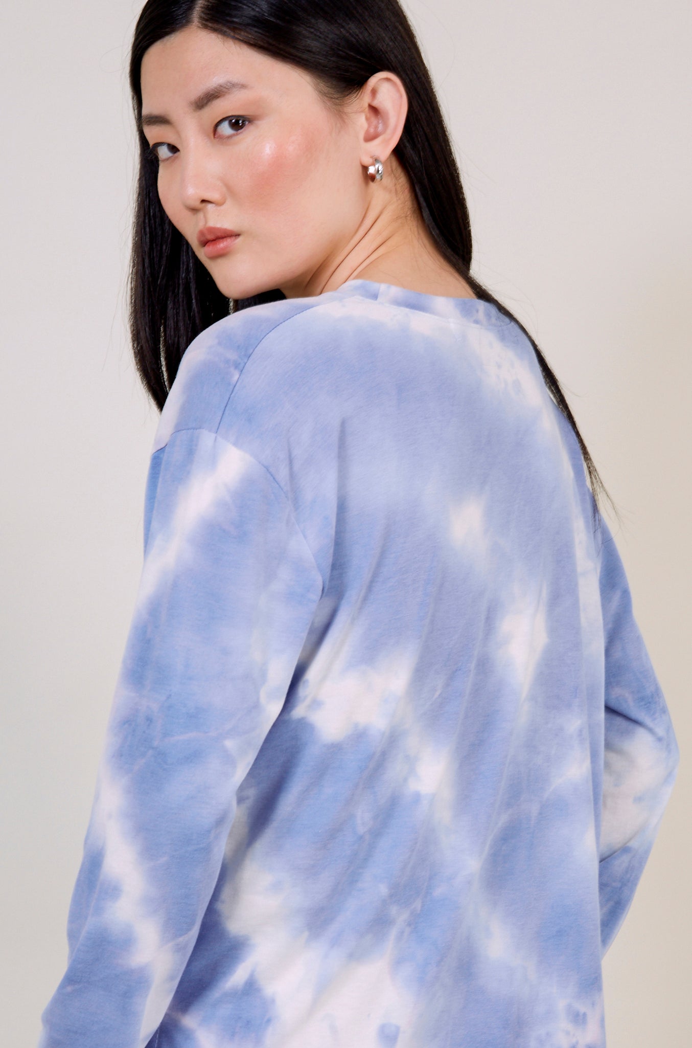 Blue and white tie dye long sleeved tee_4