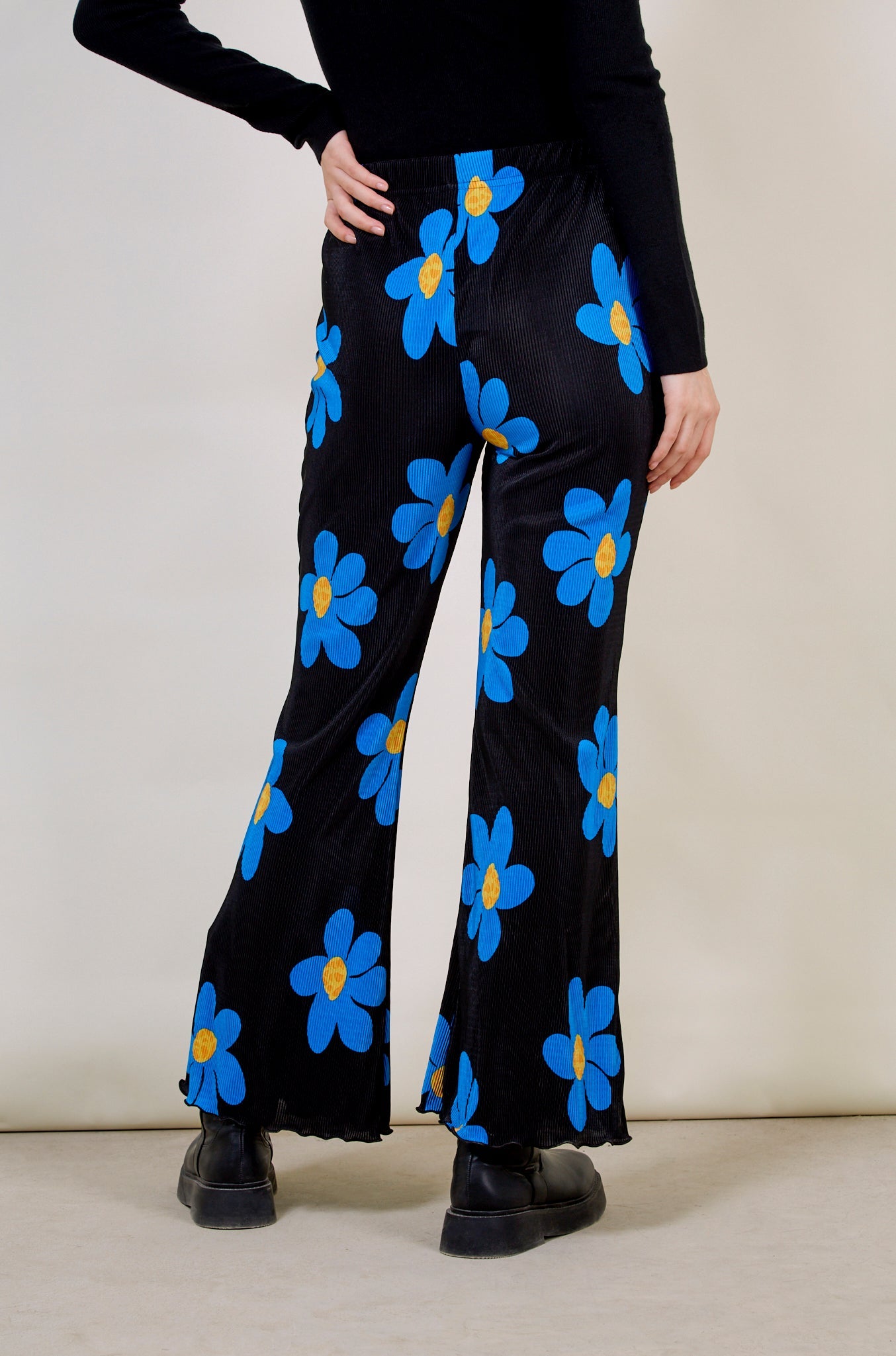 Bright blue daisy print trousers_4