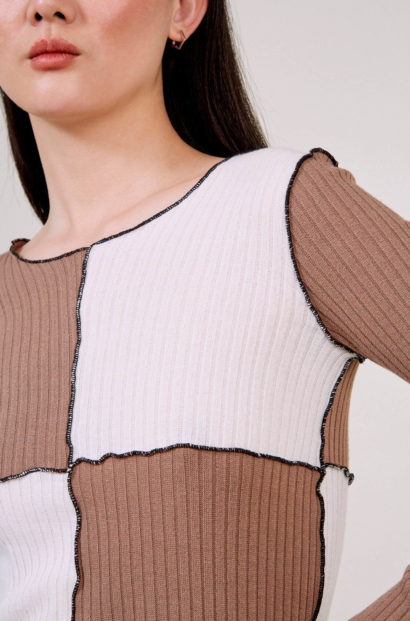 Brown and white contrast blocks top_5