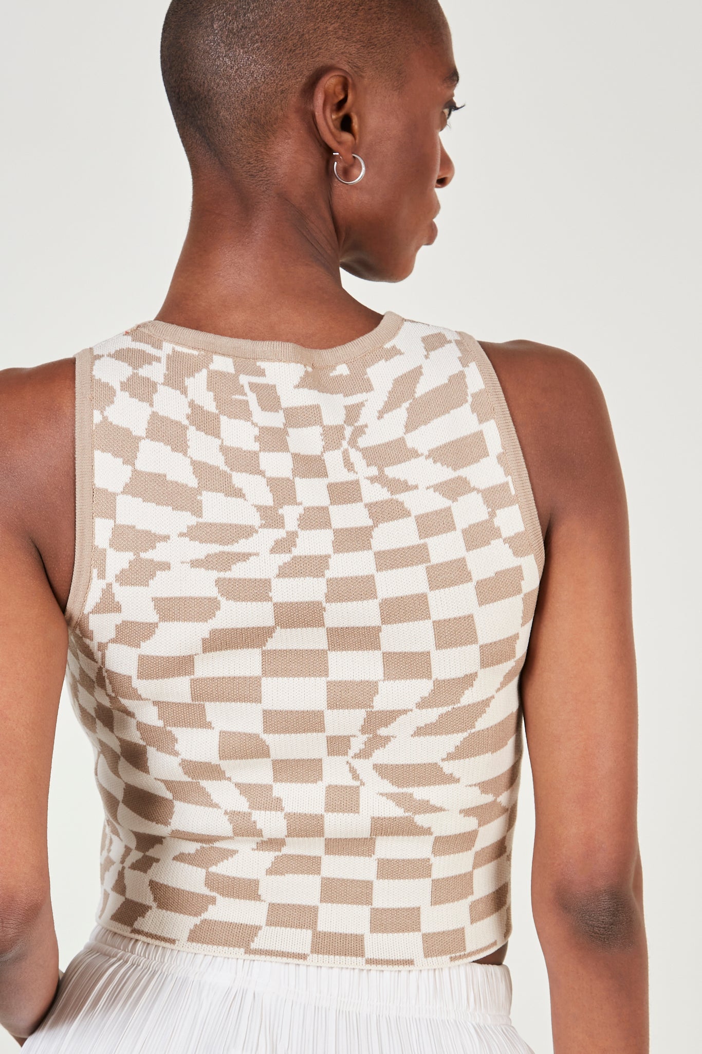 Beige and white psychedelic knit tank_4