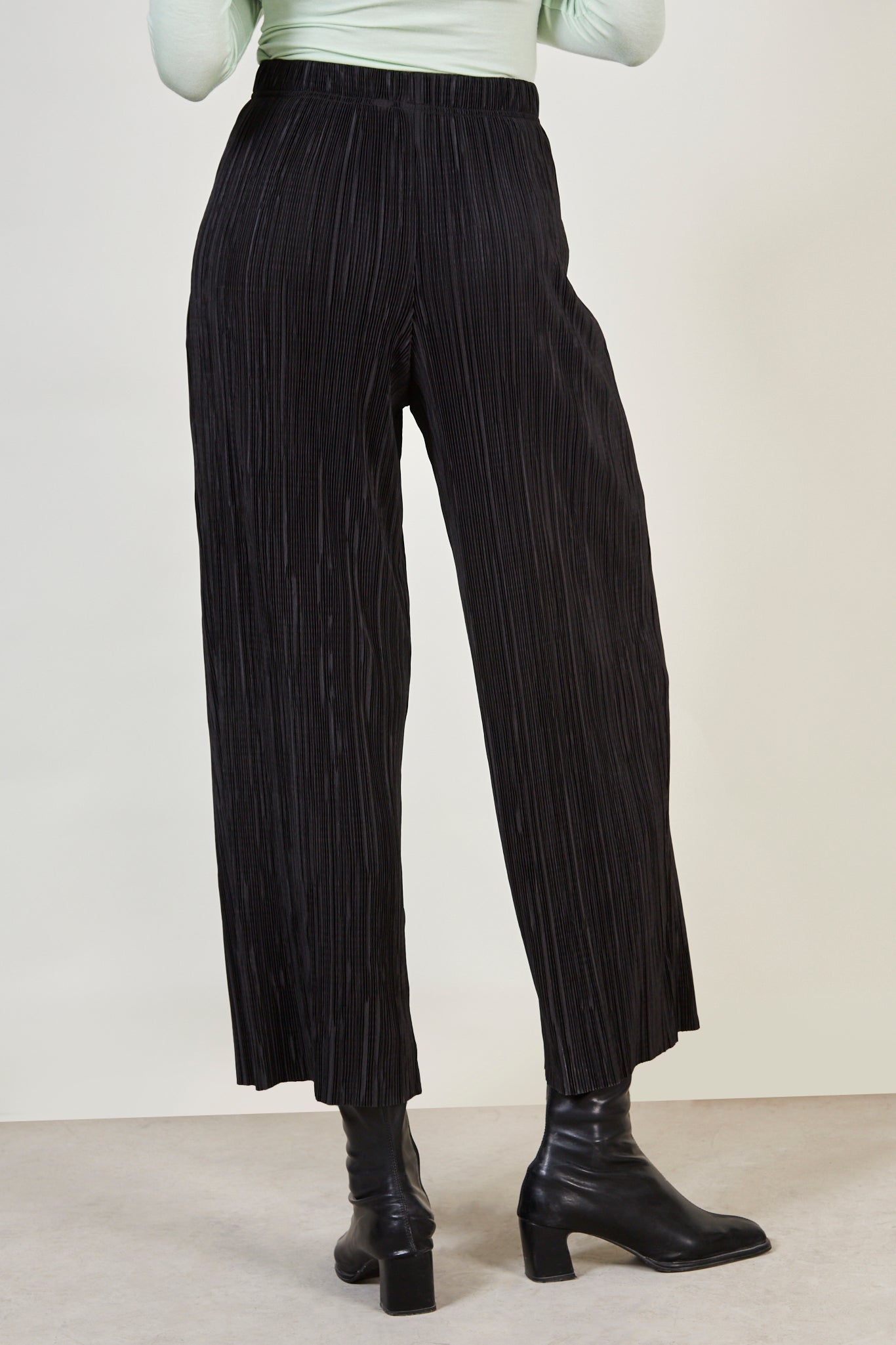 Black textured micro pleat trousers_3