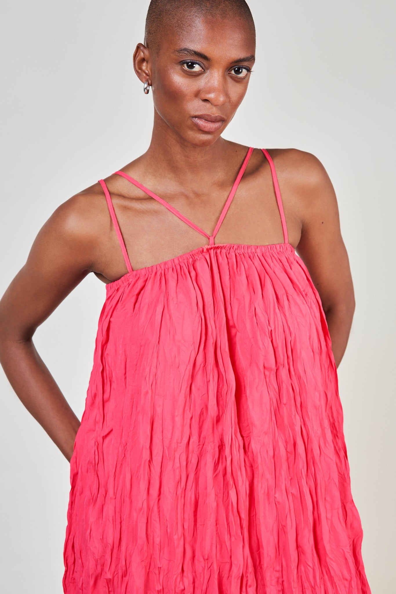Deep pink wrinkled cross strap dress_2