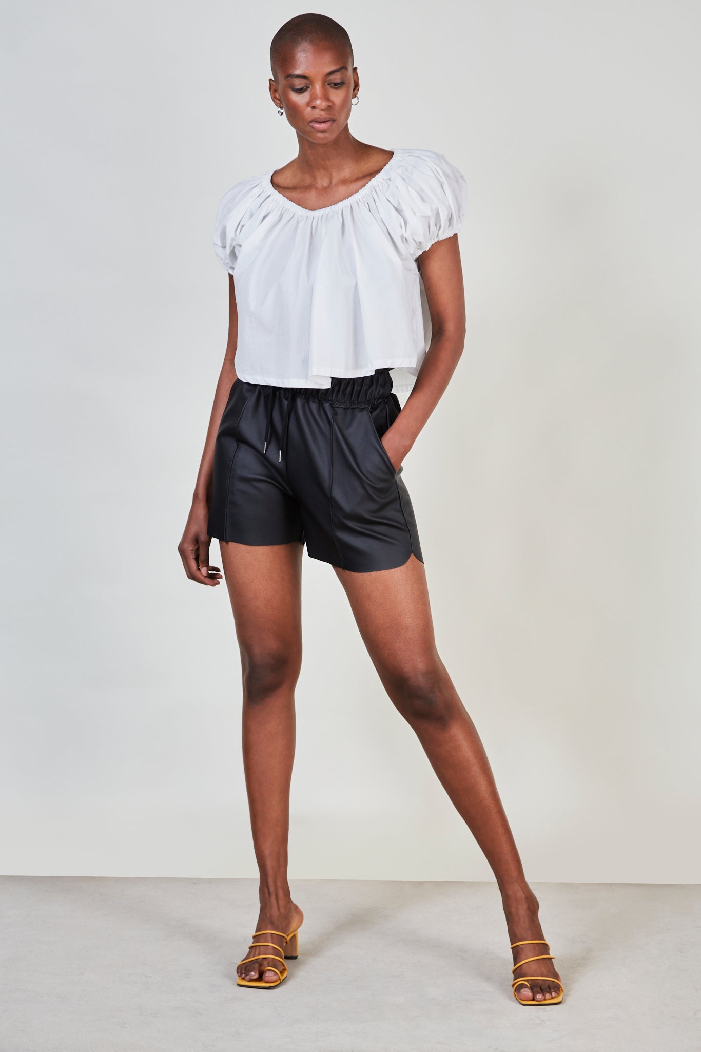 White ruched trim off shoulder top_4