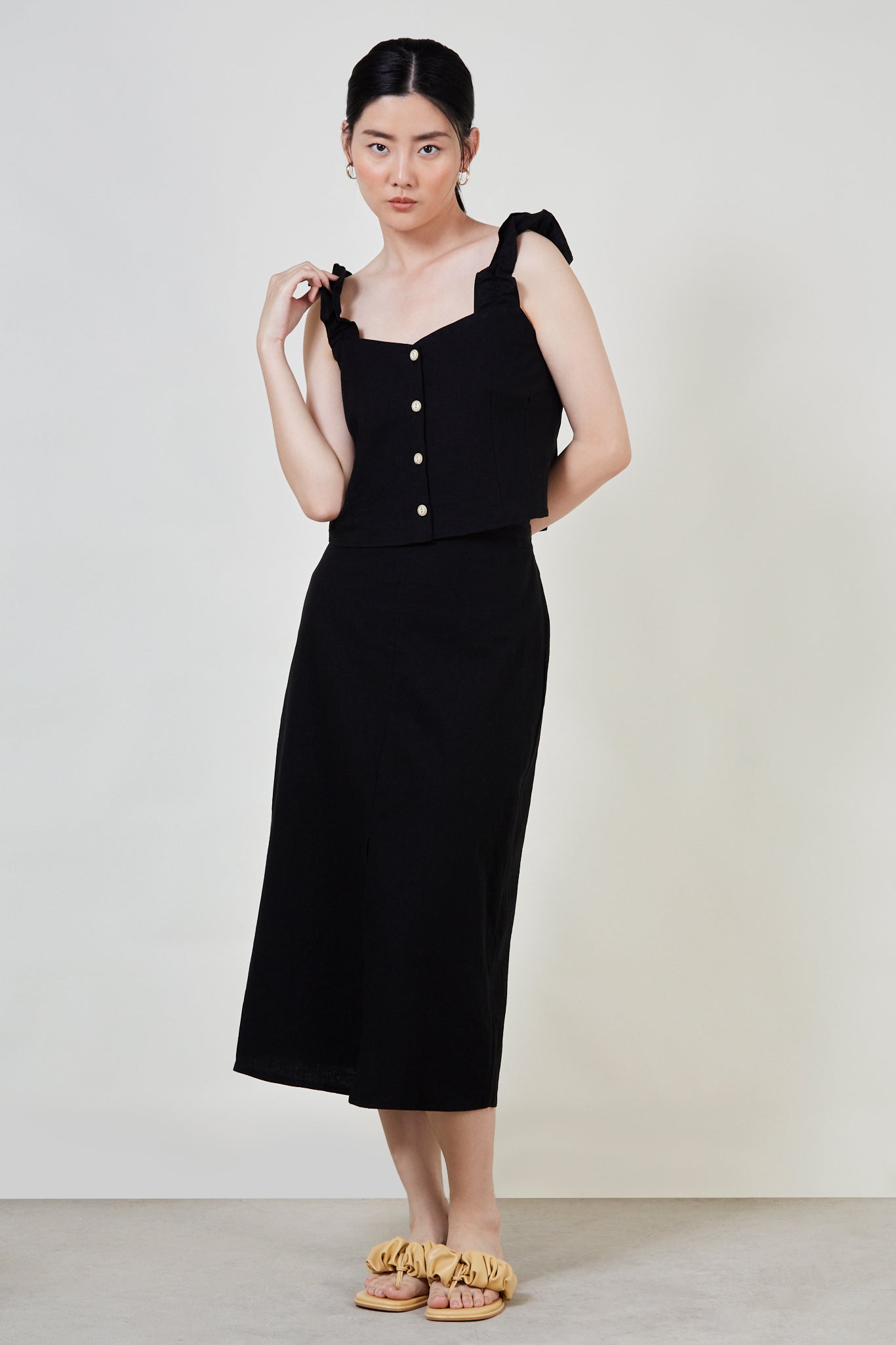 Black button front tank_4