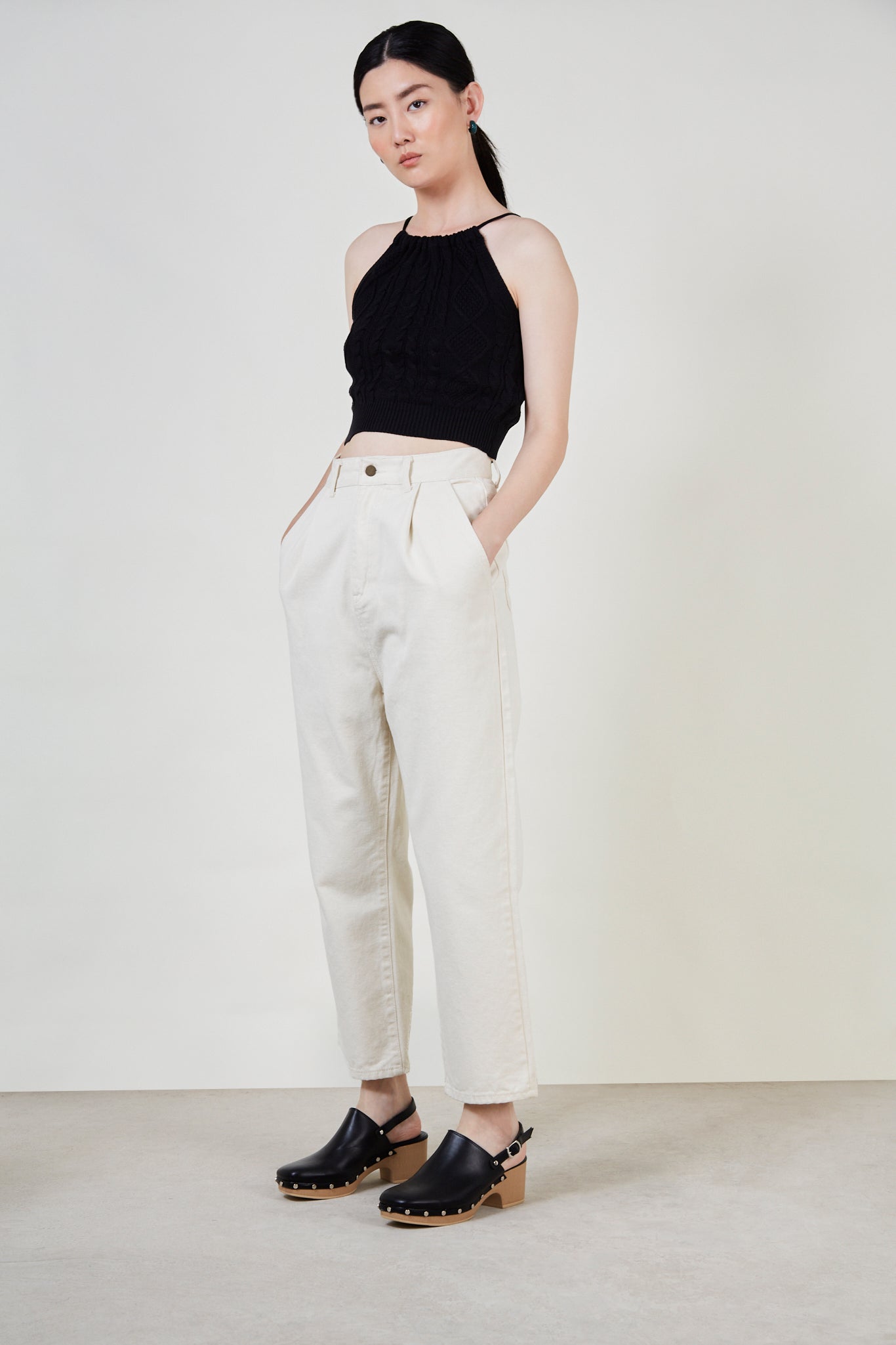 Black cable knit halter neck knit top_3