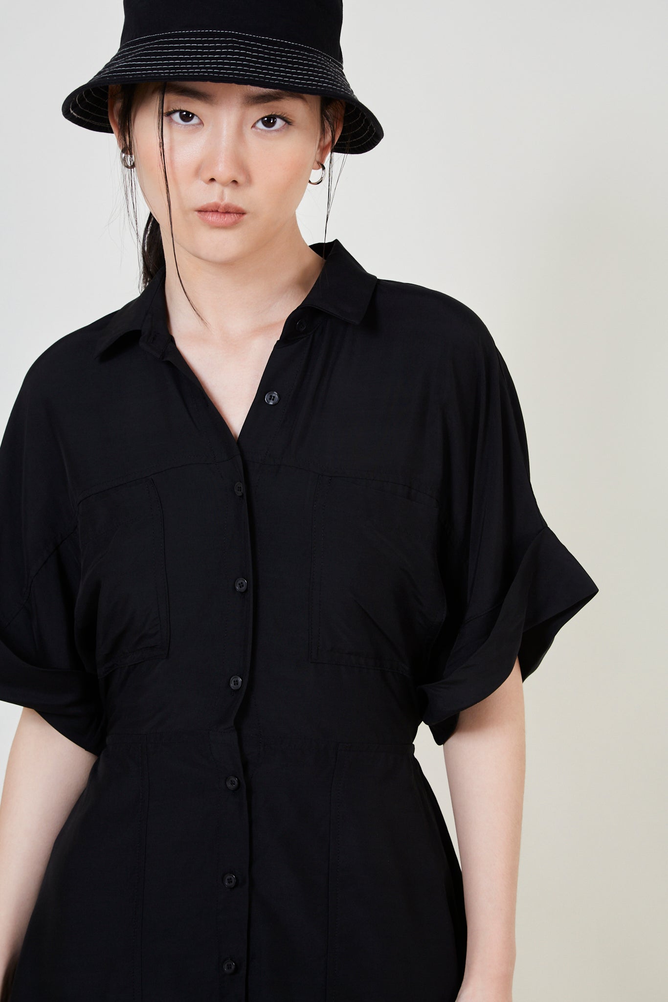 Black relaxed shirt dress_4