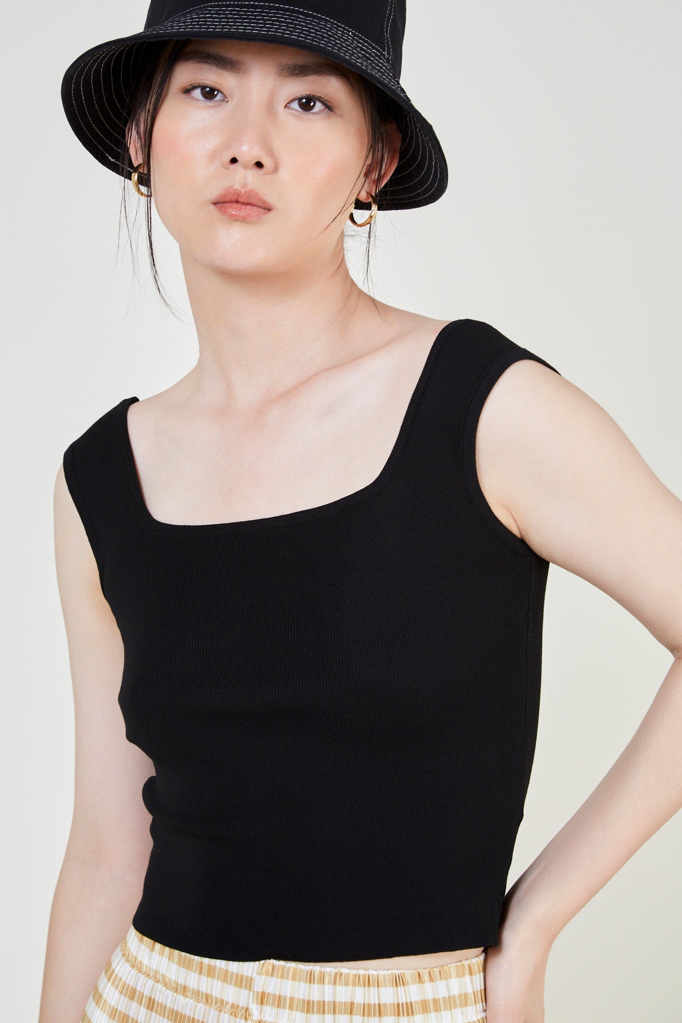 Black square neck knit tank_1