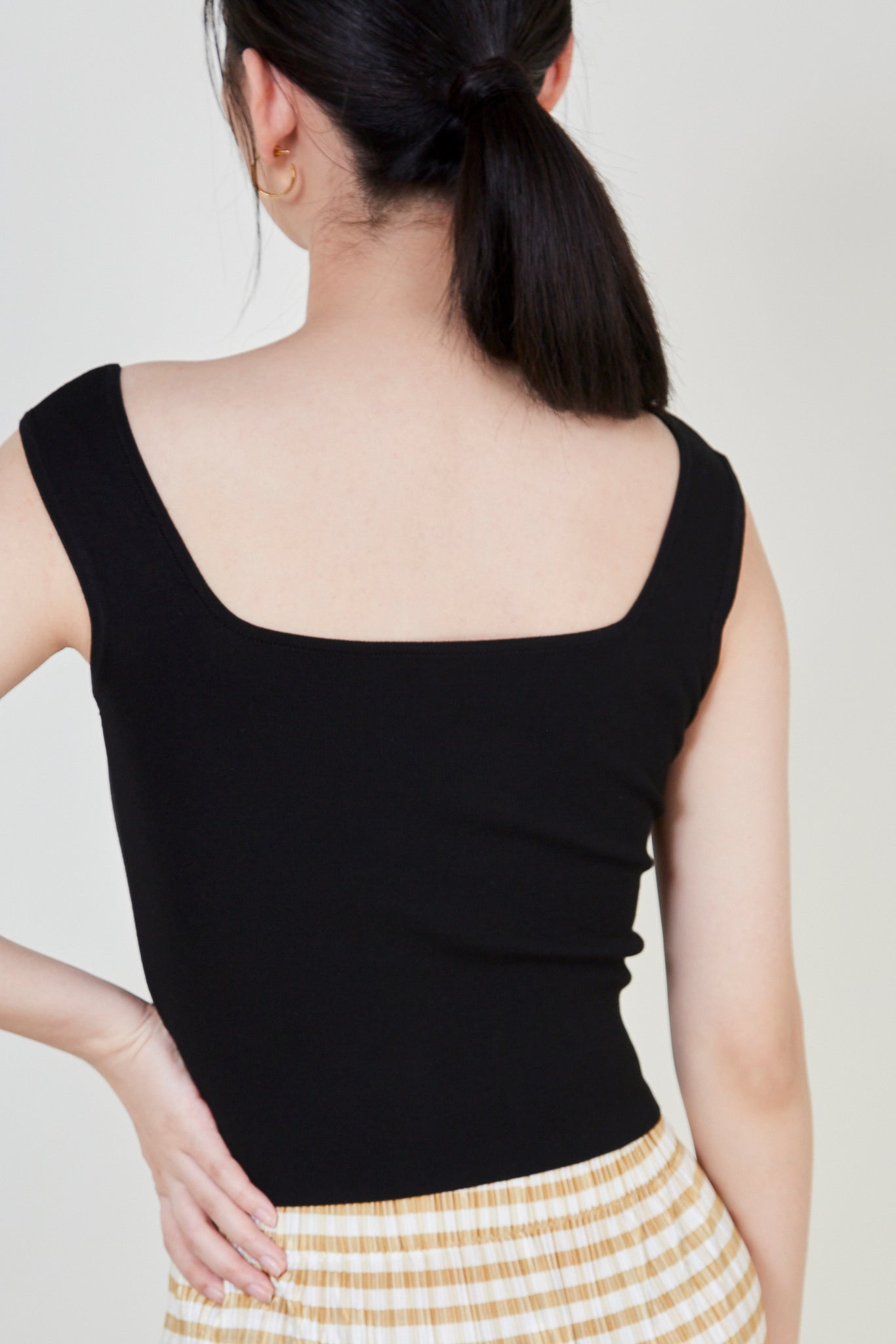 Black square neck knit tank_4