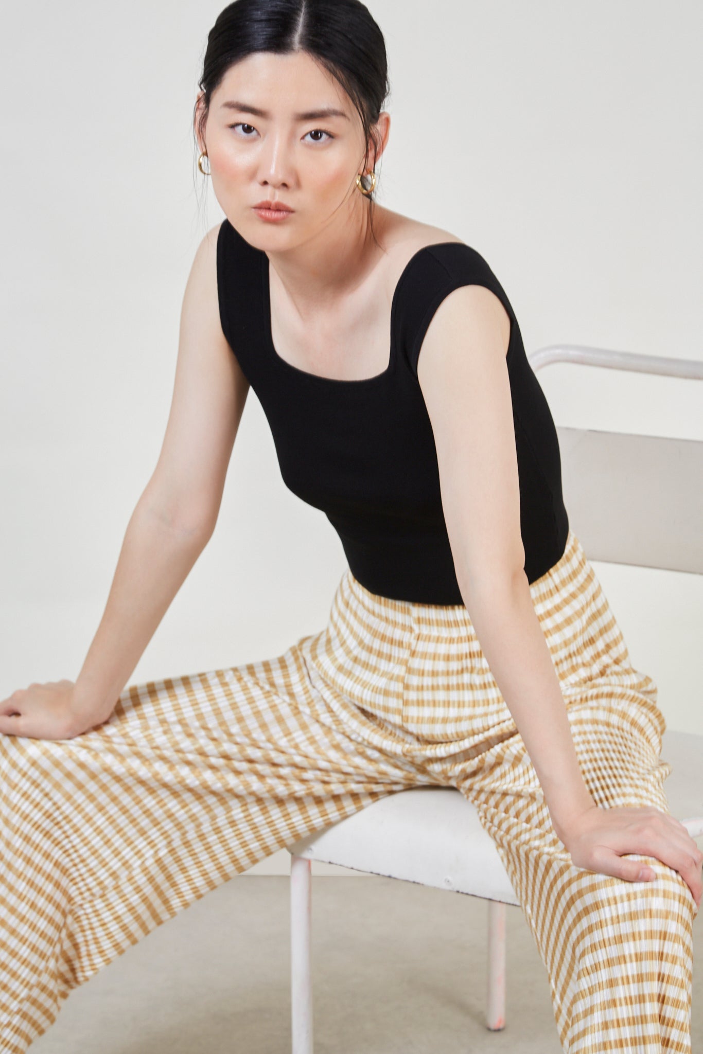 Black square neck knit tank_3