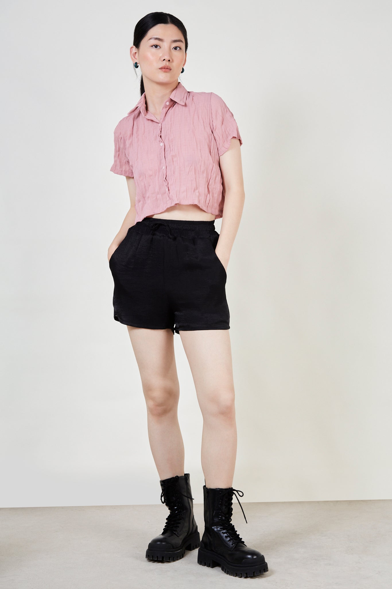 Dusty pink wrinkle short sleeved button up blouse_2