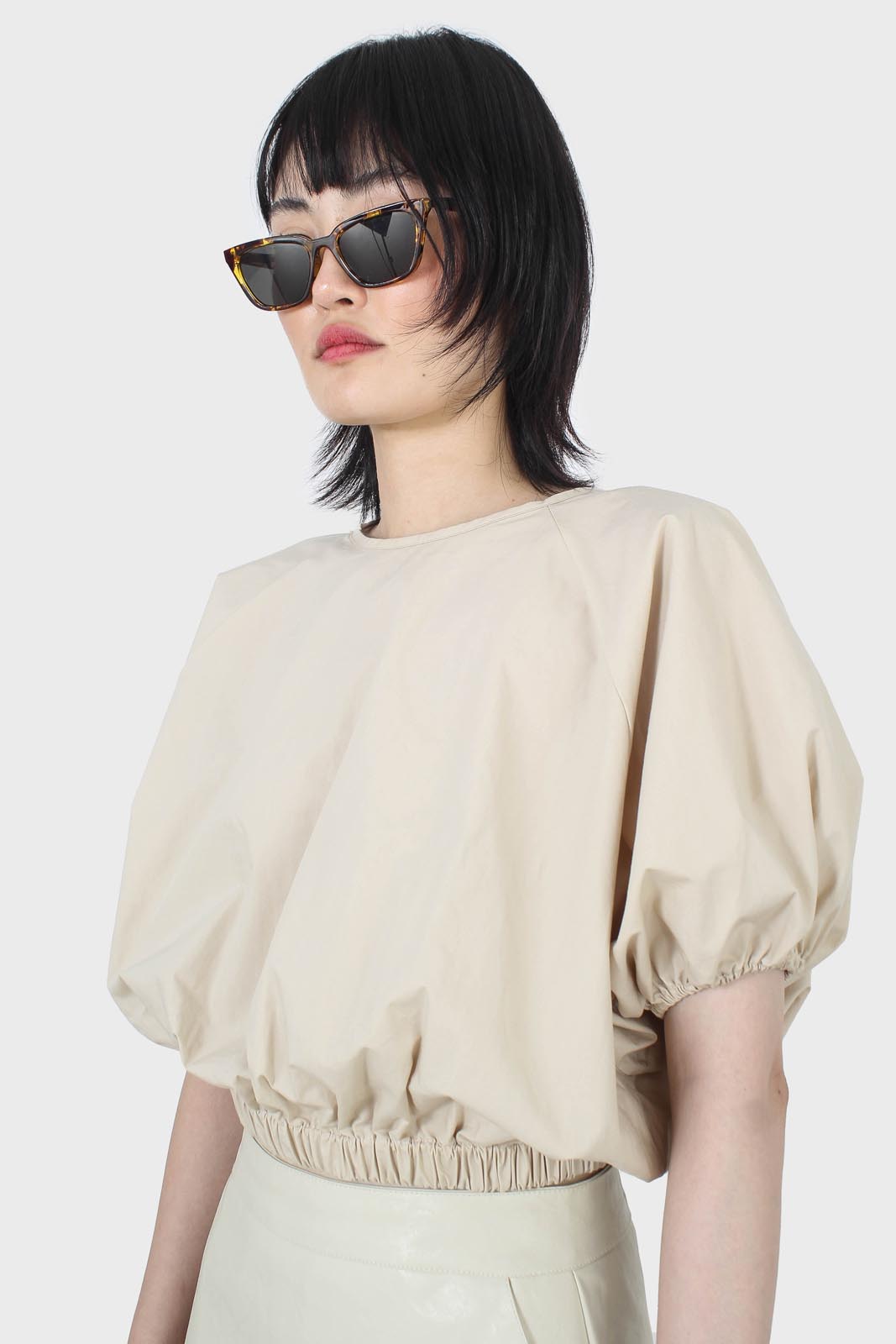 Beige ruched hem puff cropped top_1