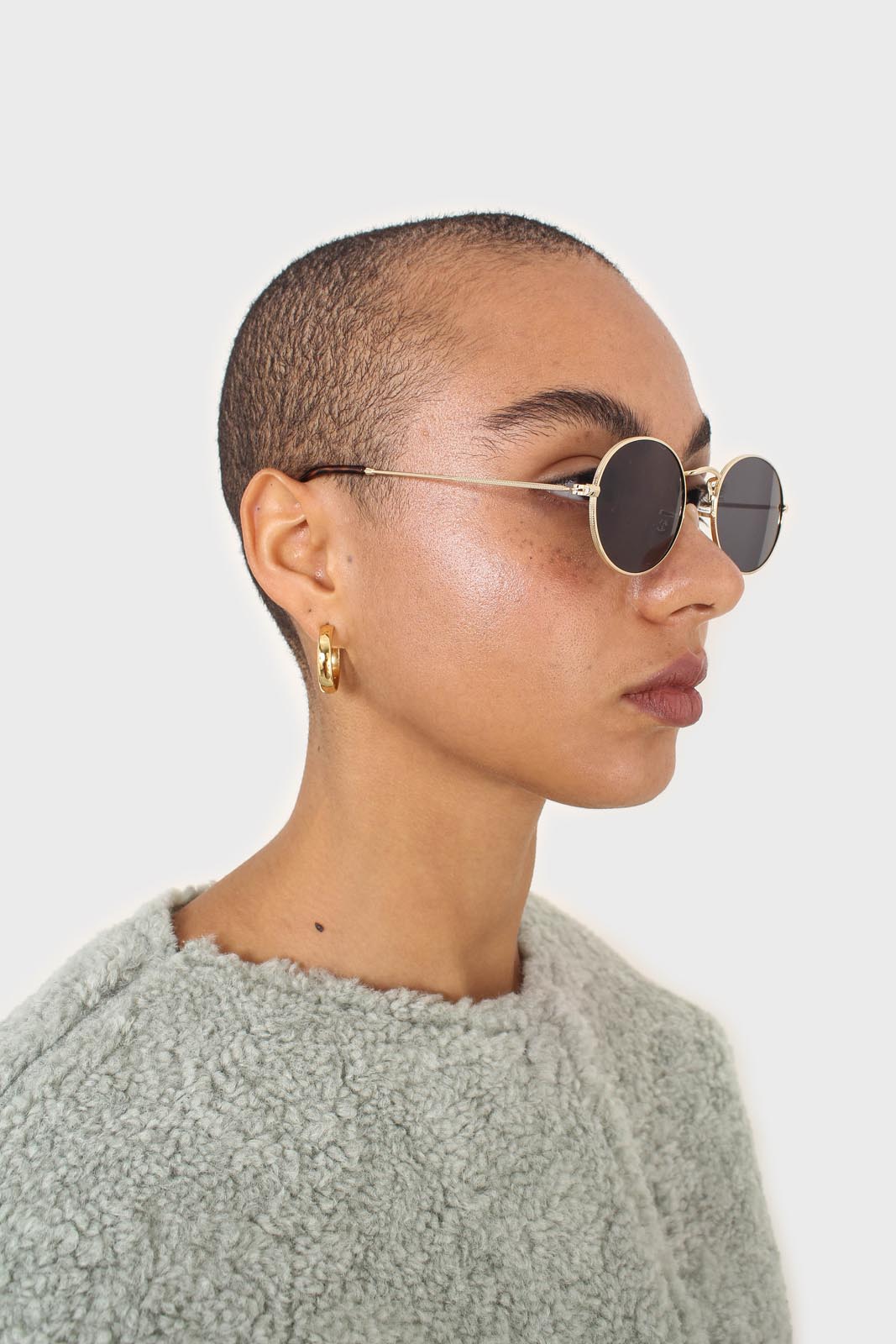 Black gold frame small oval lens sunglasses_3