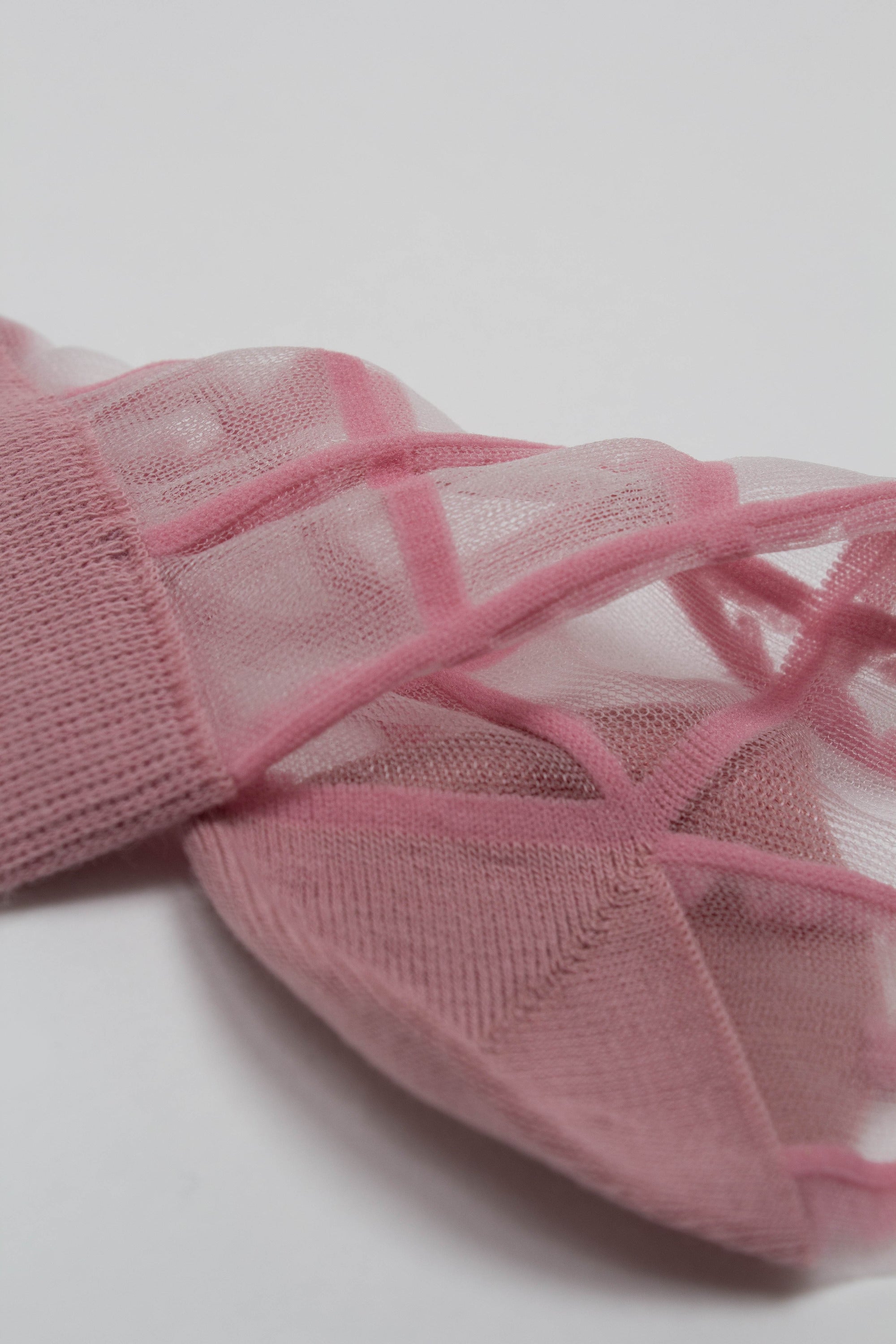 Pale pink sheer grid socks_4
