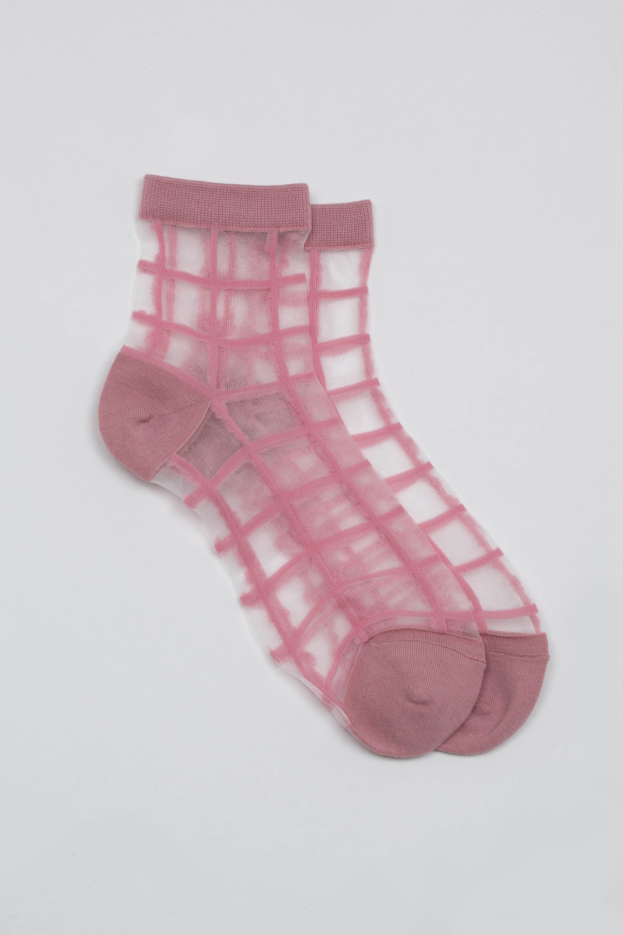 Pale pink sheer grid socks_1