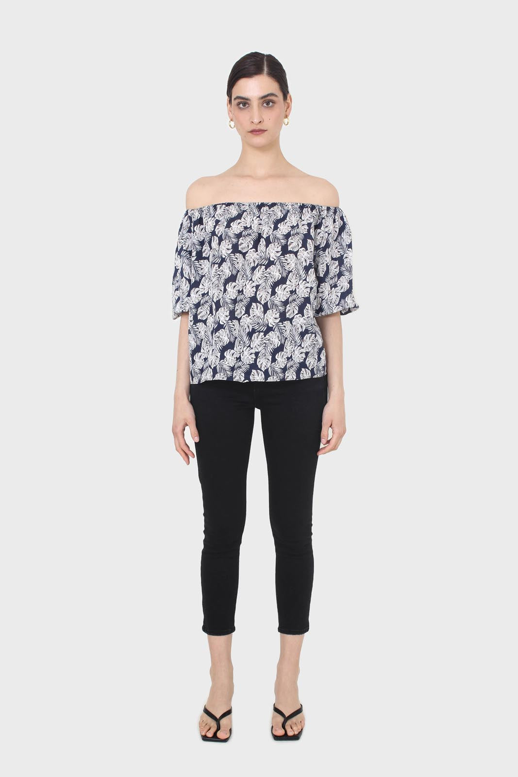 Blue and white floral off shoulder top_4