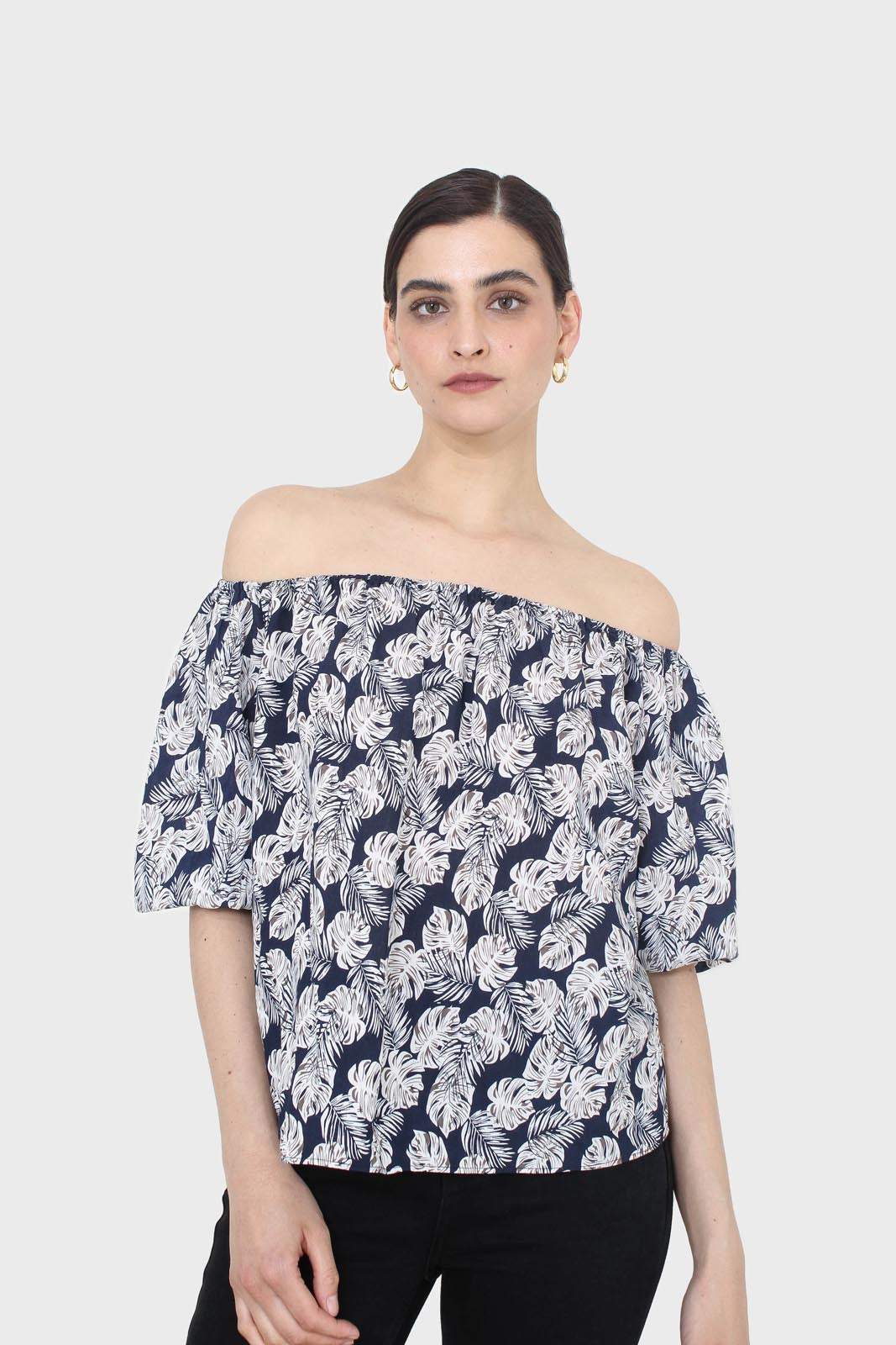 Blue and white floral off shoulder top_3