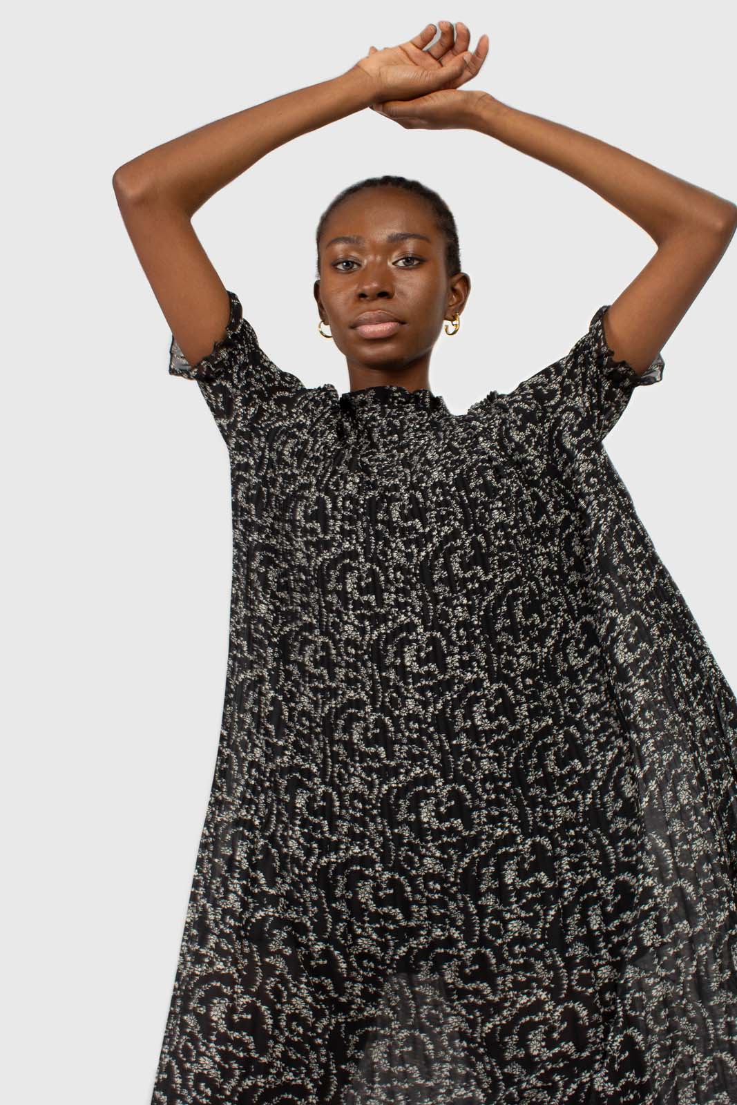 Black and white floral micro pleated belted dress_8