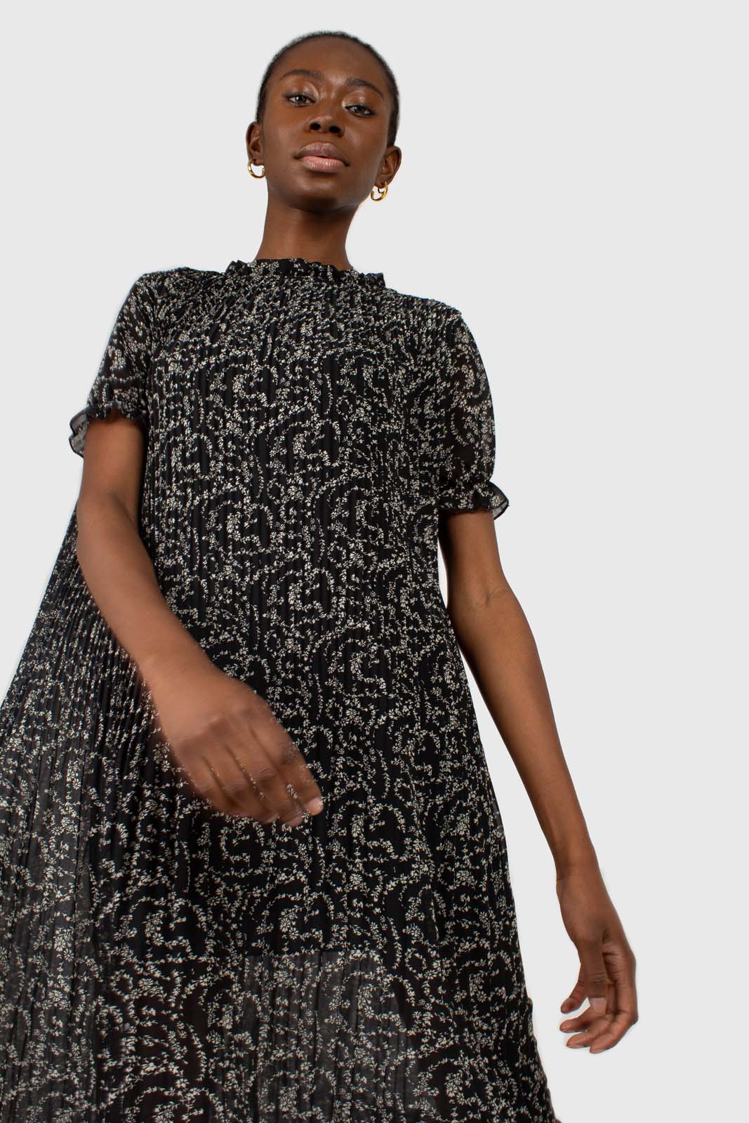 Black and white floral micro pleated belted dress_6