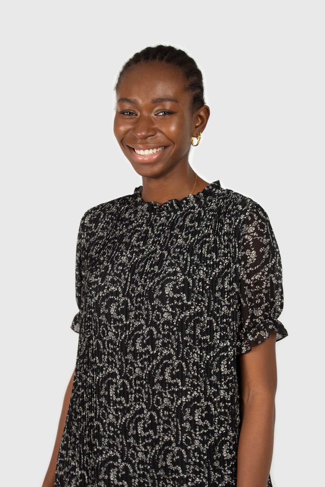 Black and white floral micro pleated belted dress_4