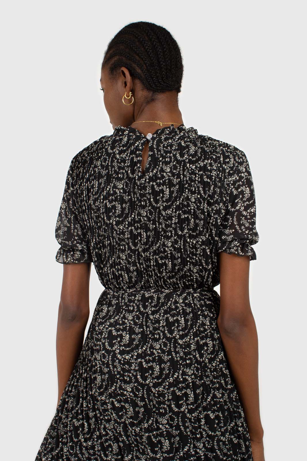 Black and white floral micro pleated belted dress_5