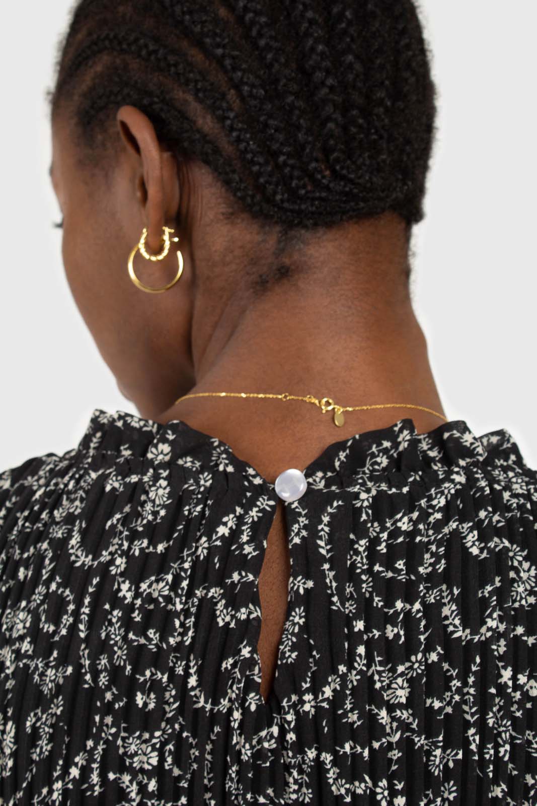 Black and white floral micro pleated belted dress_10