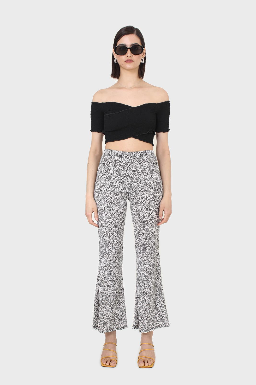 Black ruched cropped off shoulder tee_5