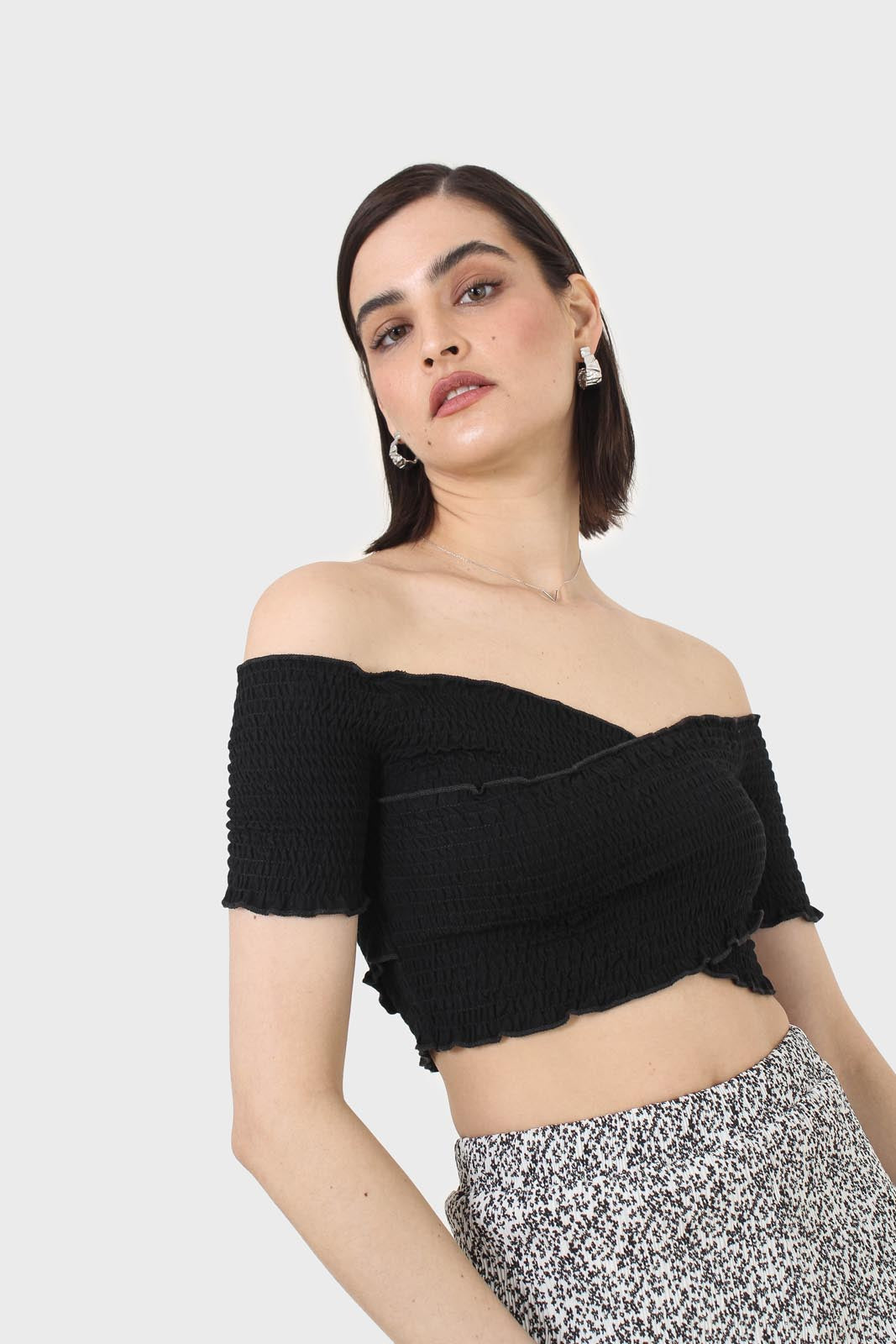 Black ruched cropped off shoulder tee_3