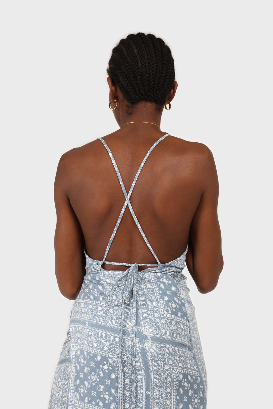 Blue and white graphic print strappy maxi dress_5