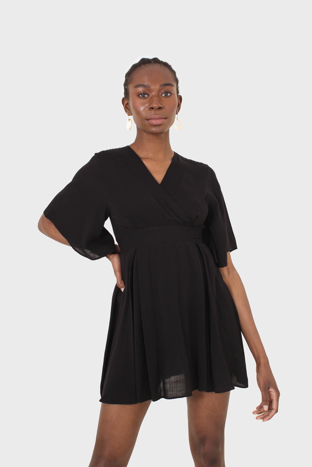 Black layered V-neck short sleeved dress_8