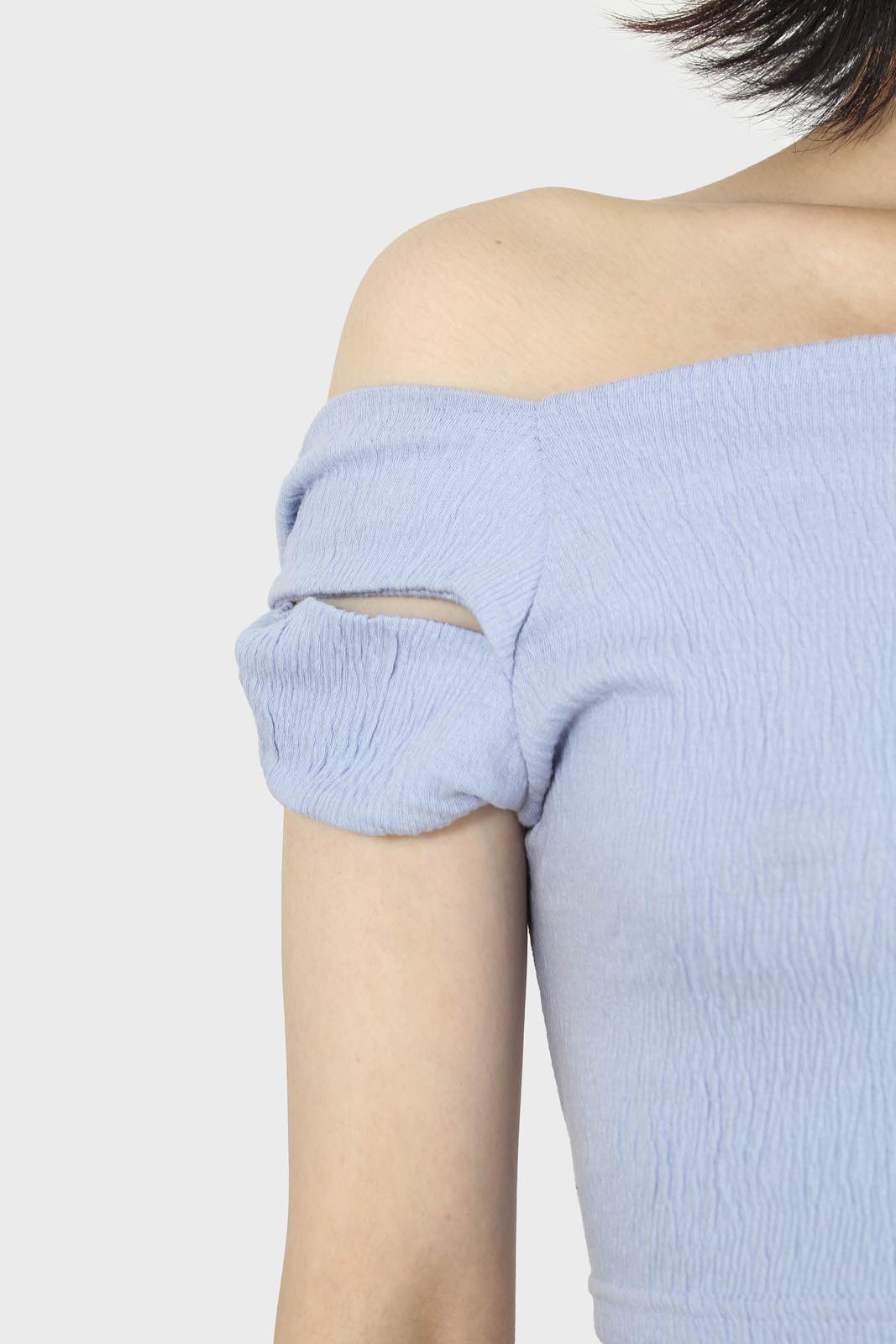 Sky blue off shoulder cropped tee_4