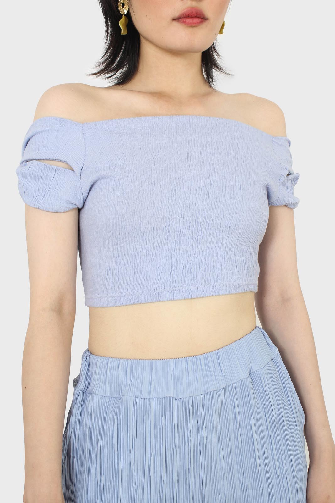 Sky blue off shoulder cropped tee_1