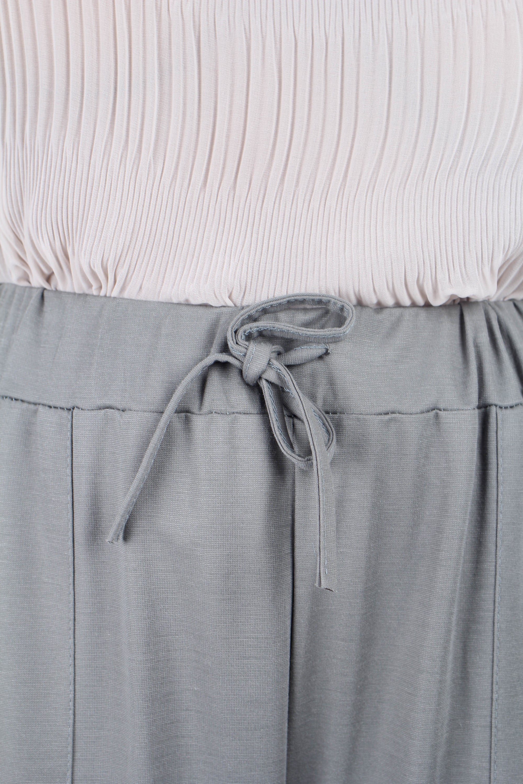 Khaki patch pocket loose fit trousers_5