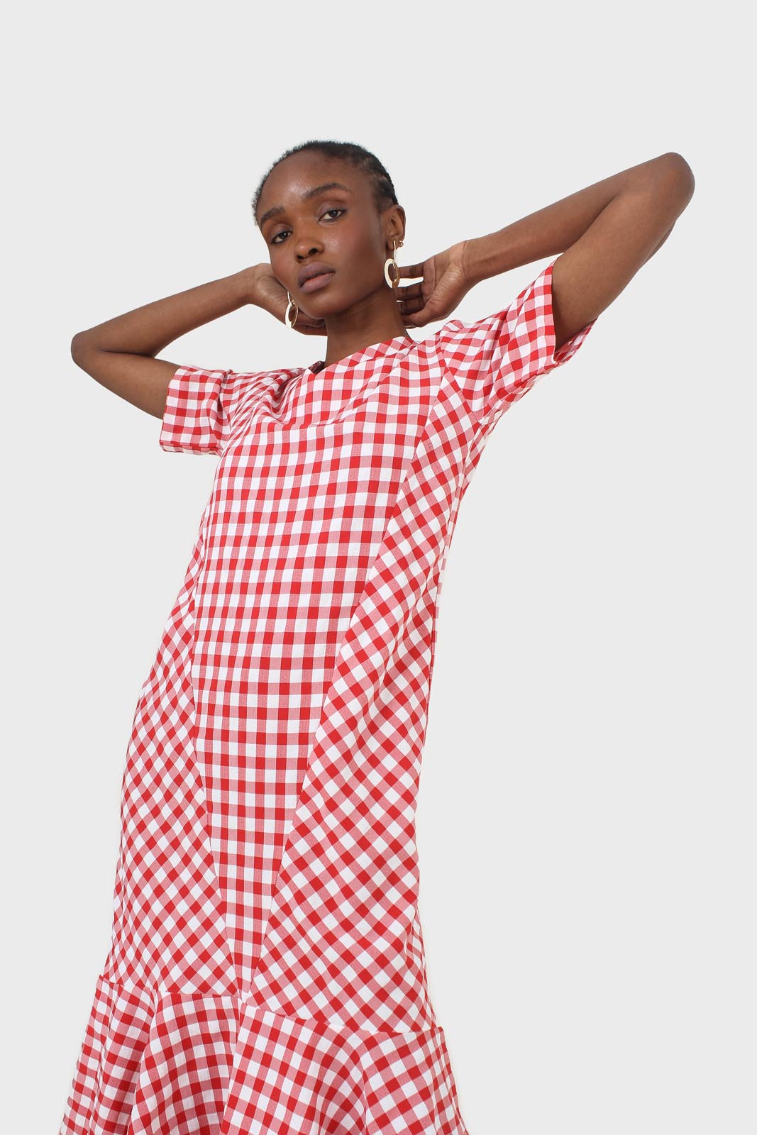 Red gingham V neck tiered ruffle maxi dress_5
