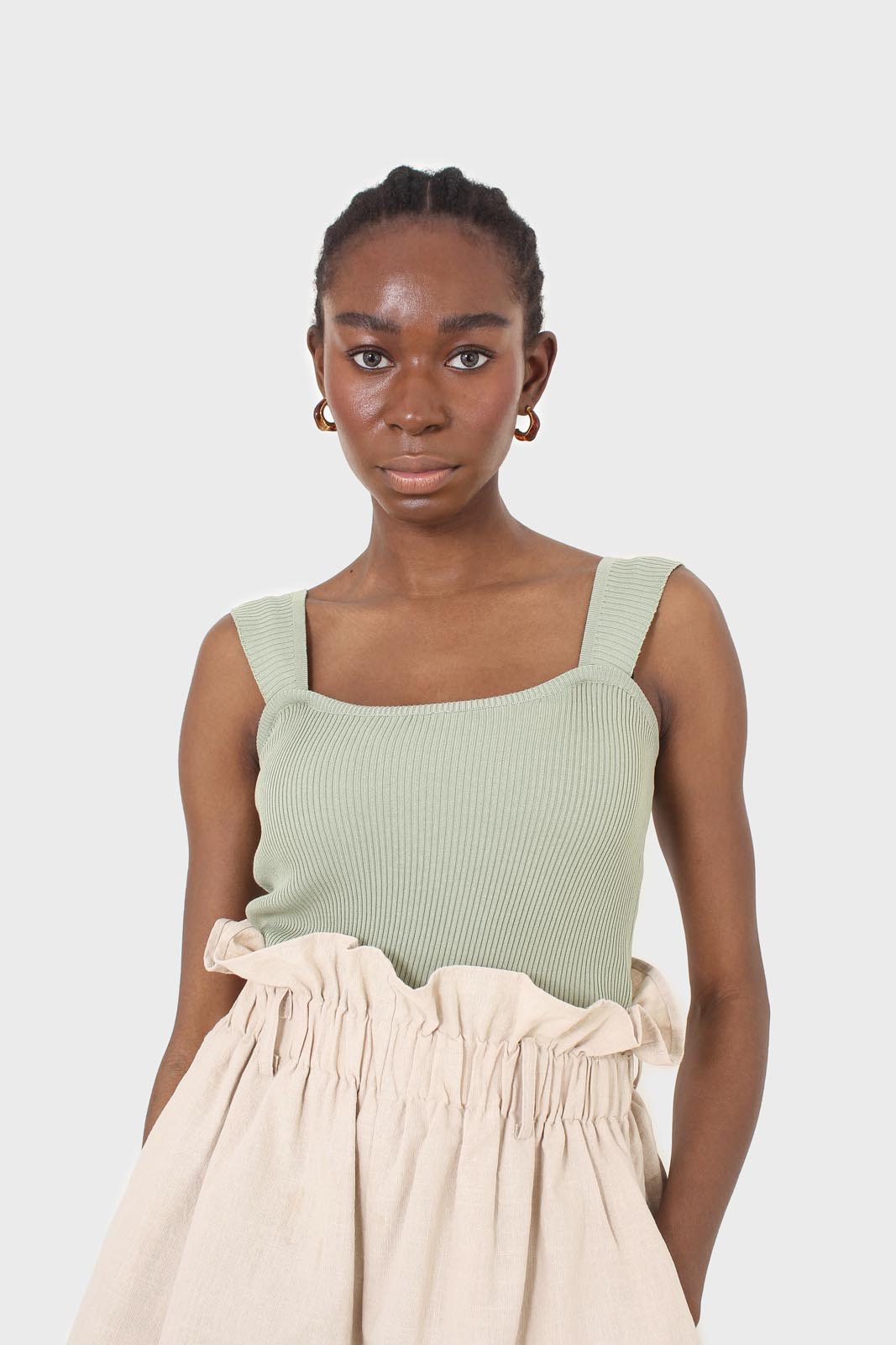 Beige belted wide leg linen shorts_4