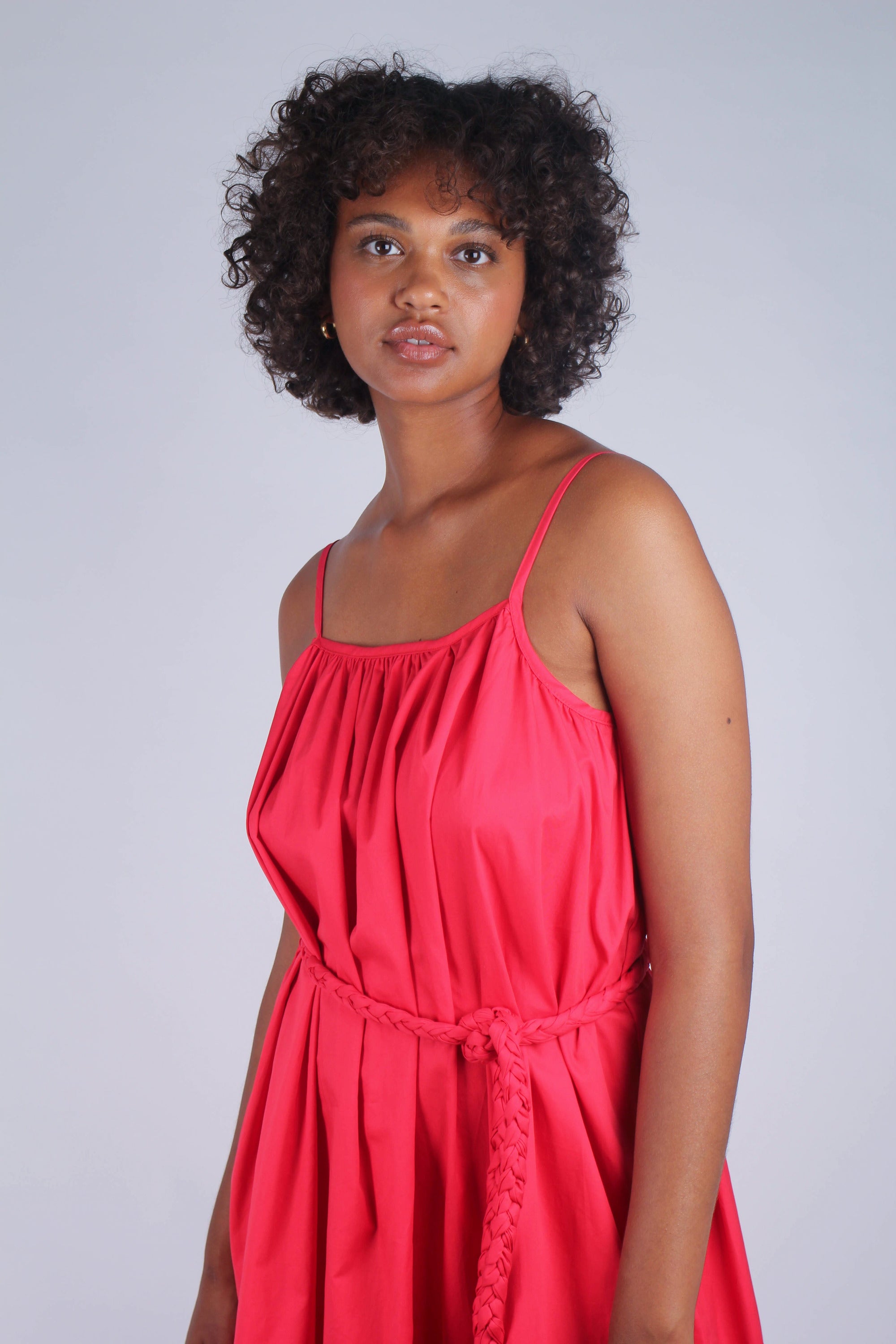 Red large ruffle hem rope belted dress_4