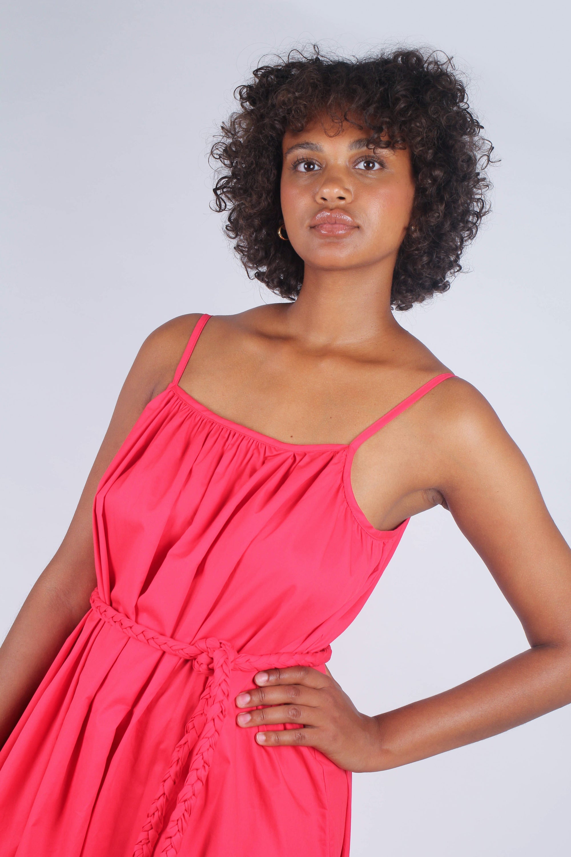 Red large ruffle hem rope belted dress_8