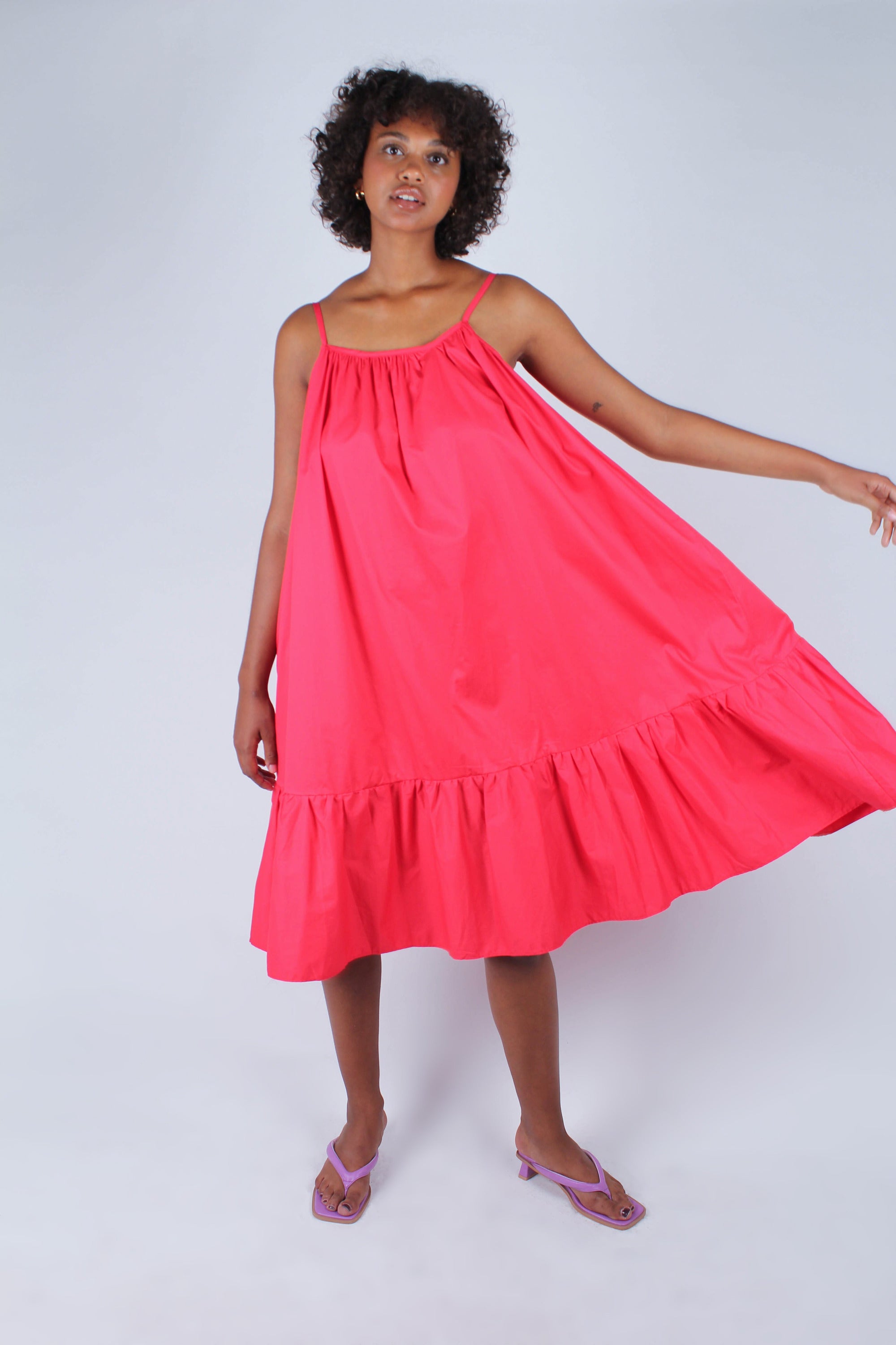 Red large ruffle hem rope belted dress_11