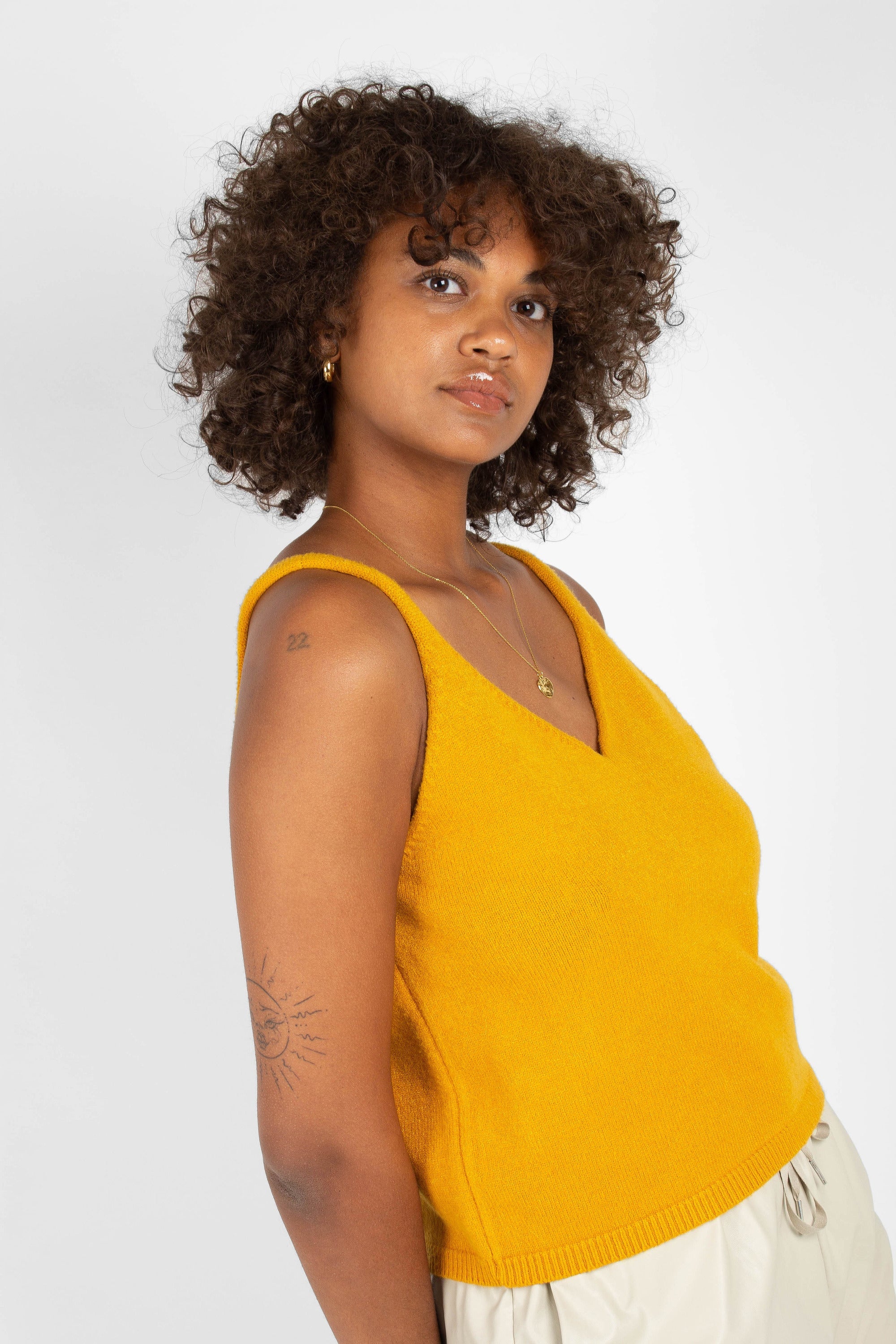 Mustard soft V-neck knit tank_2
