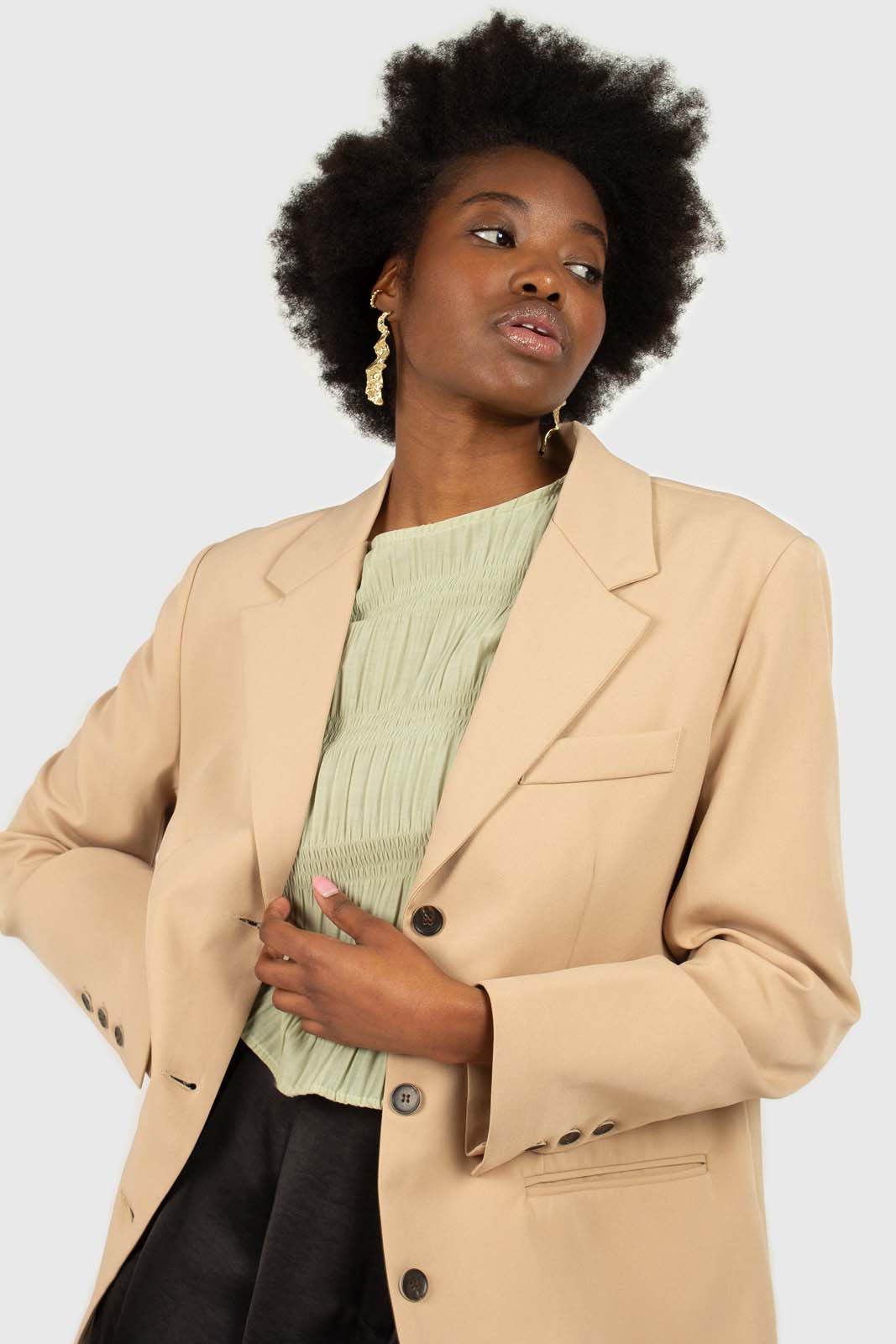 Beige flap pocket long belted blazer_7