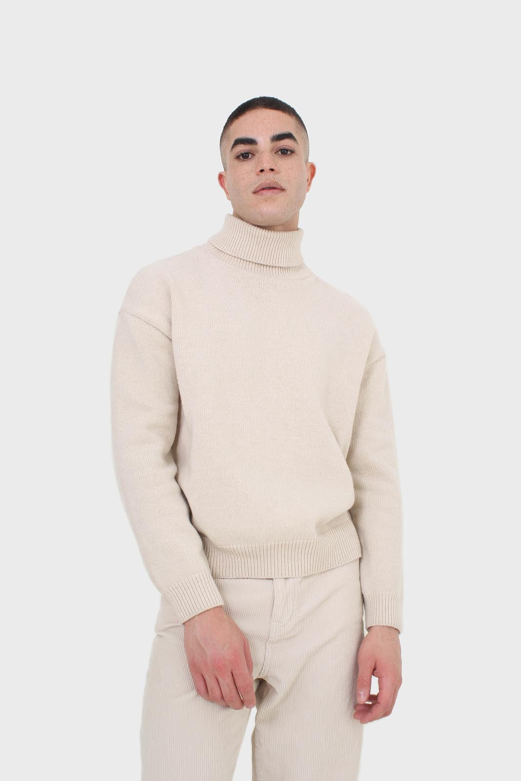 Ivory oversized wool turtleneck jumper_3