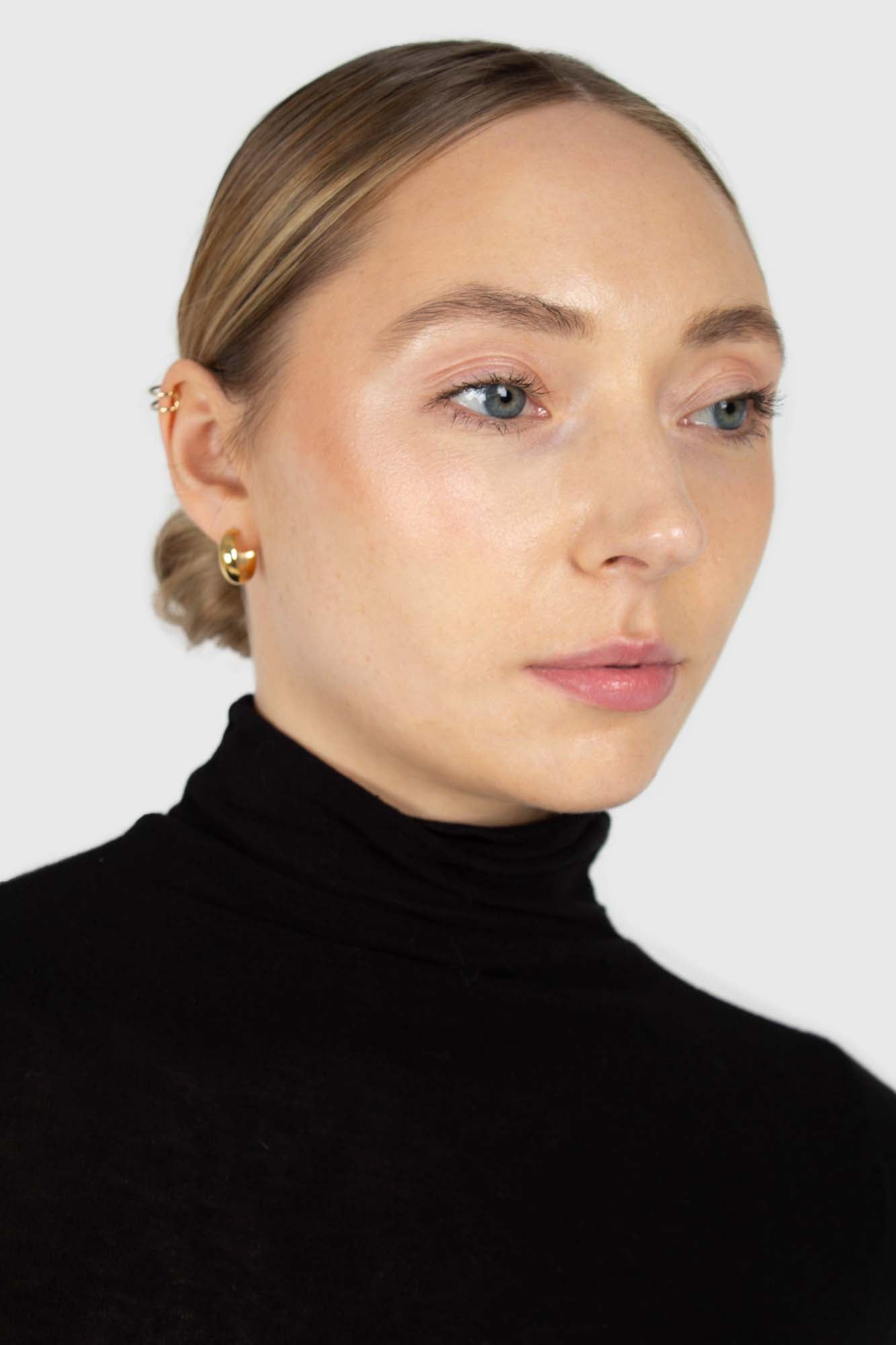 Black soft thin turtleneck jersey top_4