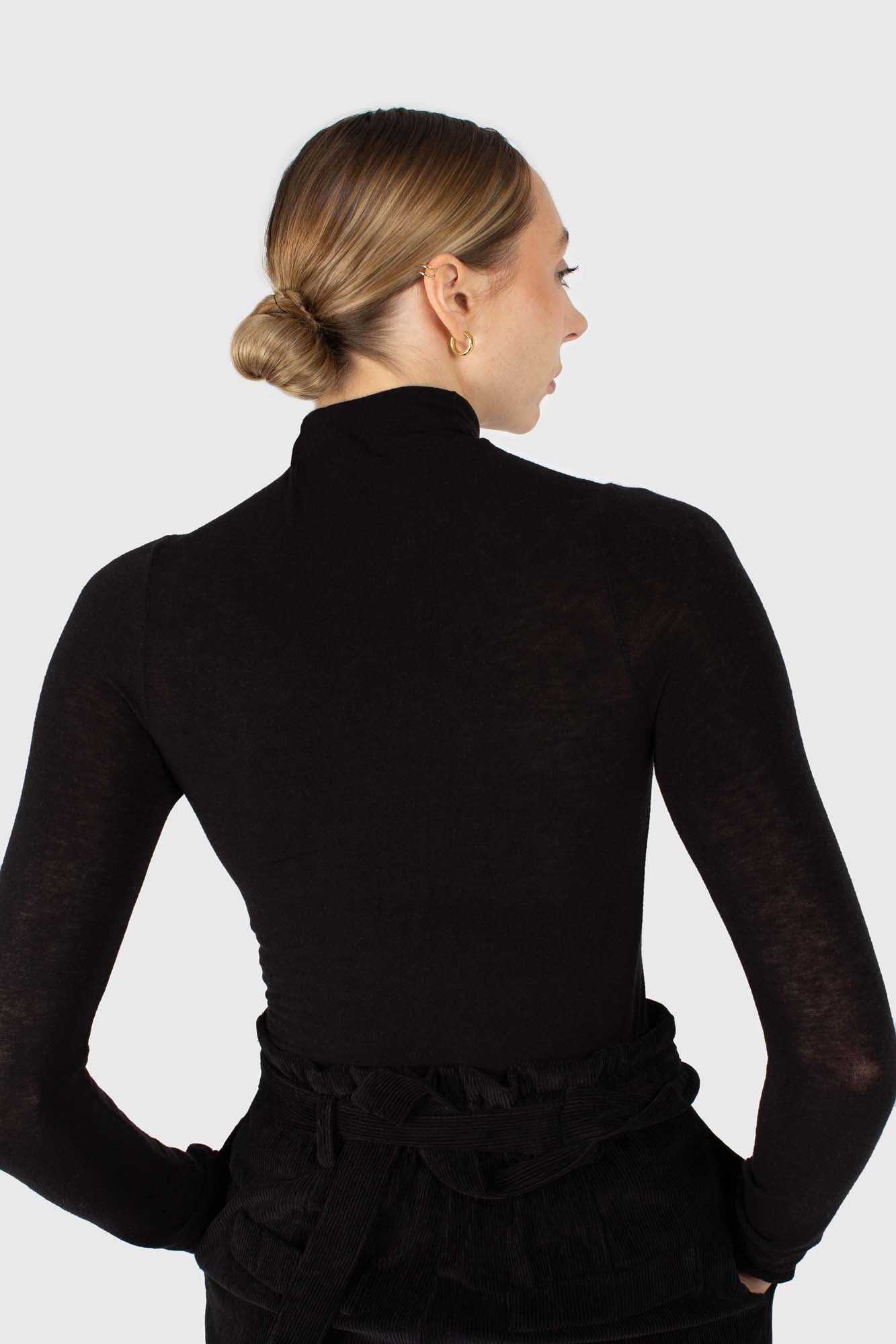 Black soft thin turtleneck jersey top_5